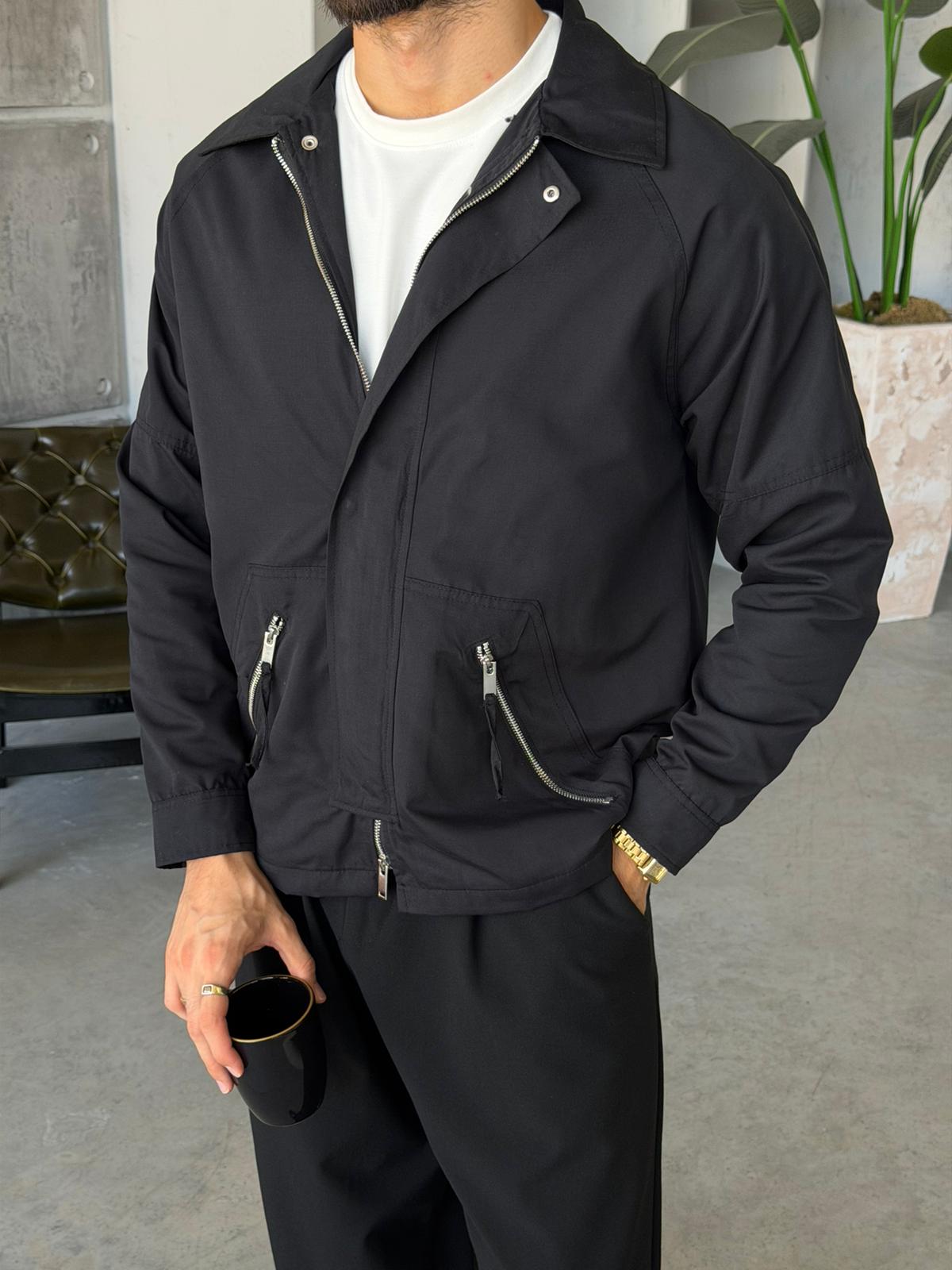 JACKETS & OUTERWEAR