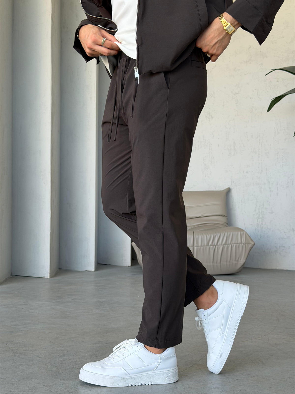 Tech Fabric Zip-Up Jacket & Trousers Set - BROWN
