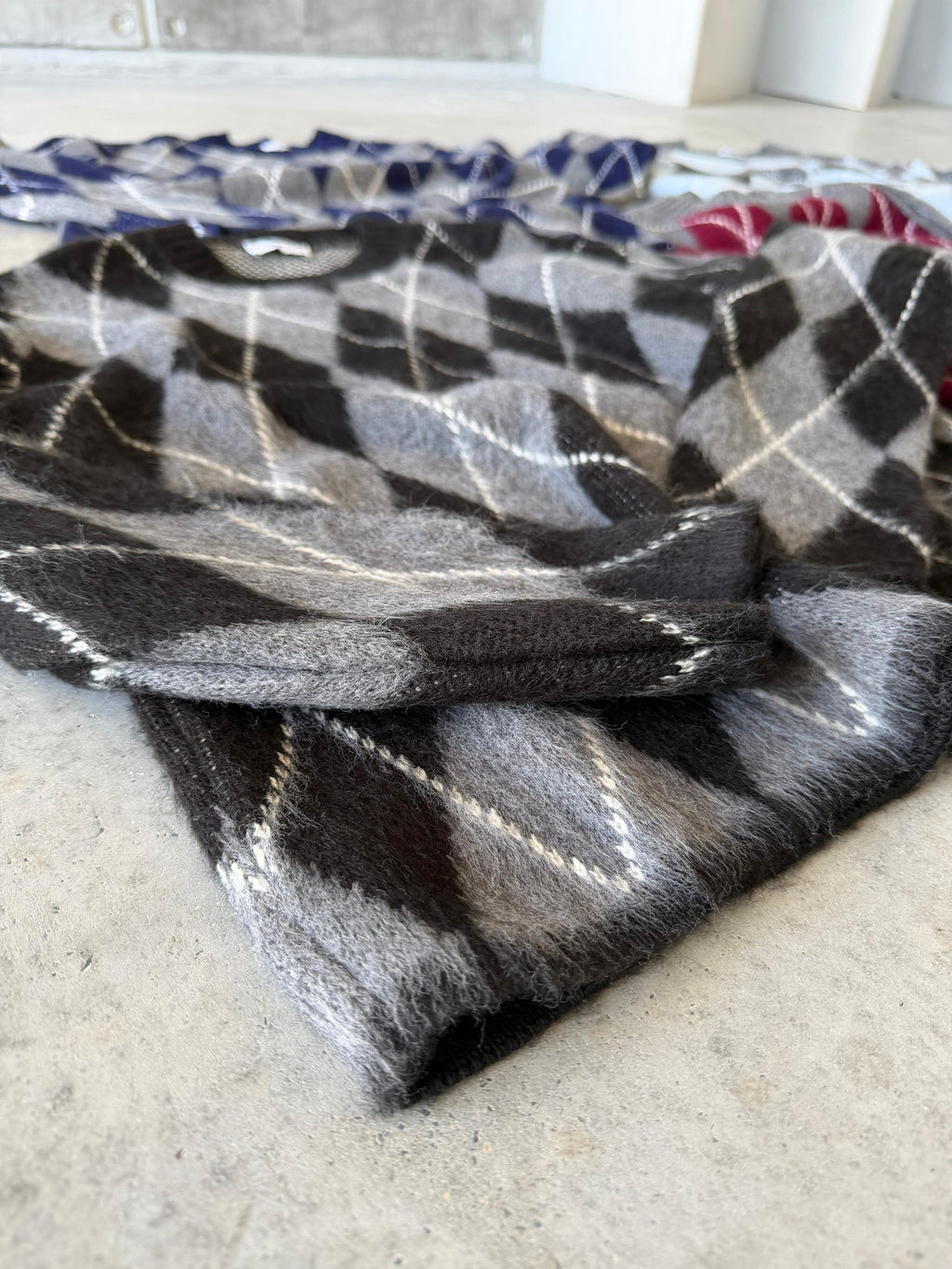 Baklava Knit – Black Gri