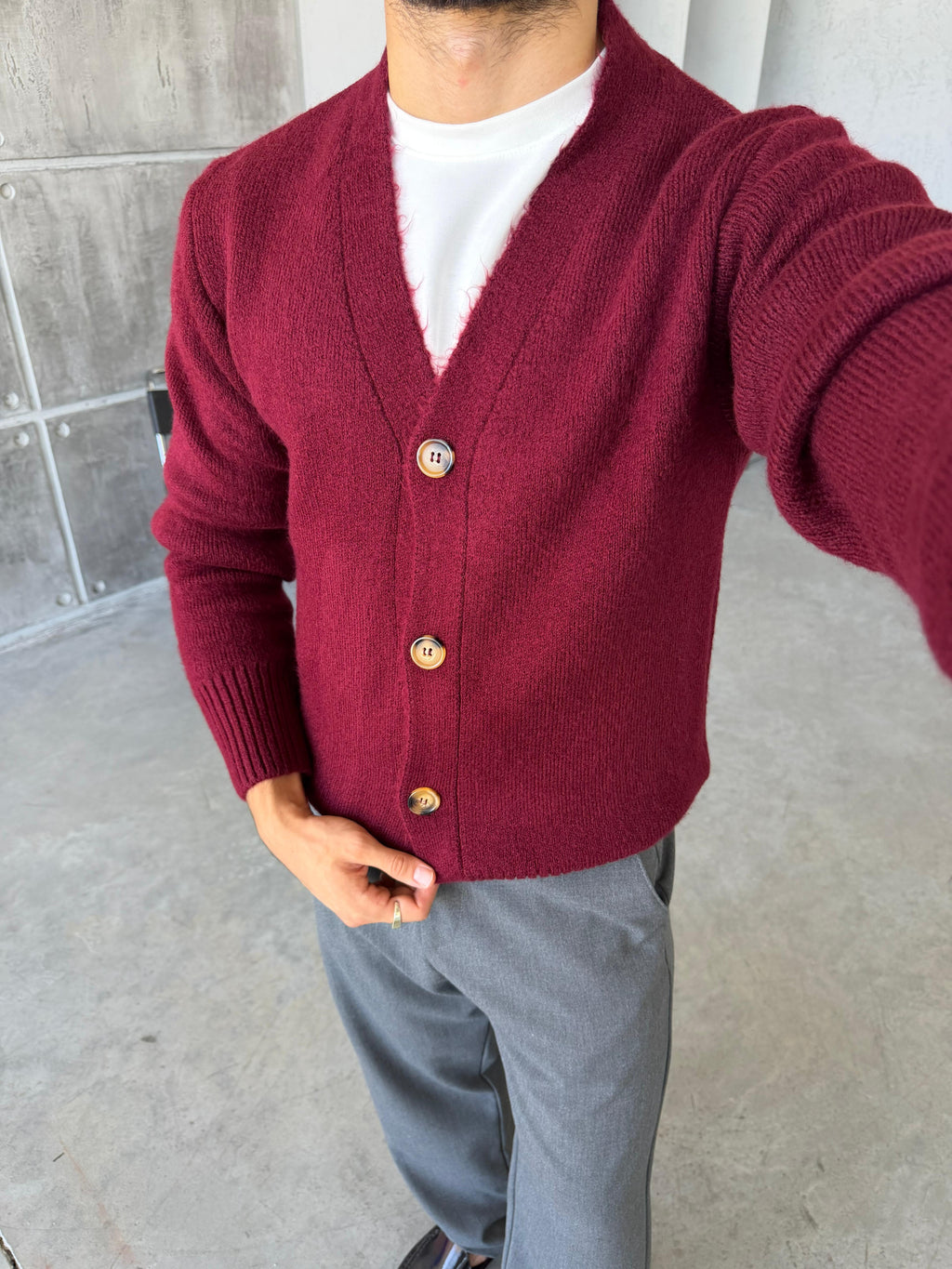 Buttoned Knit V-Neck Cardigan - BORDO