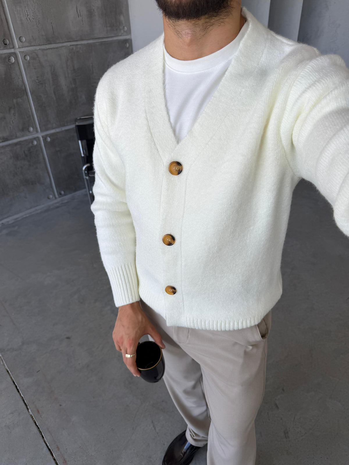 Buttoned Knit V-Neck Cardigan - Ecru