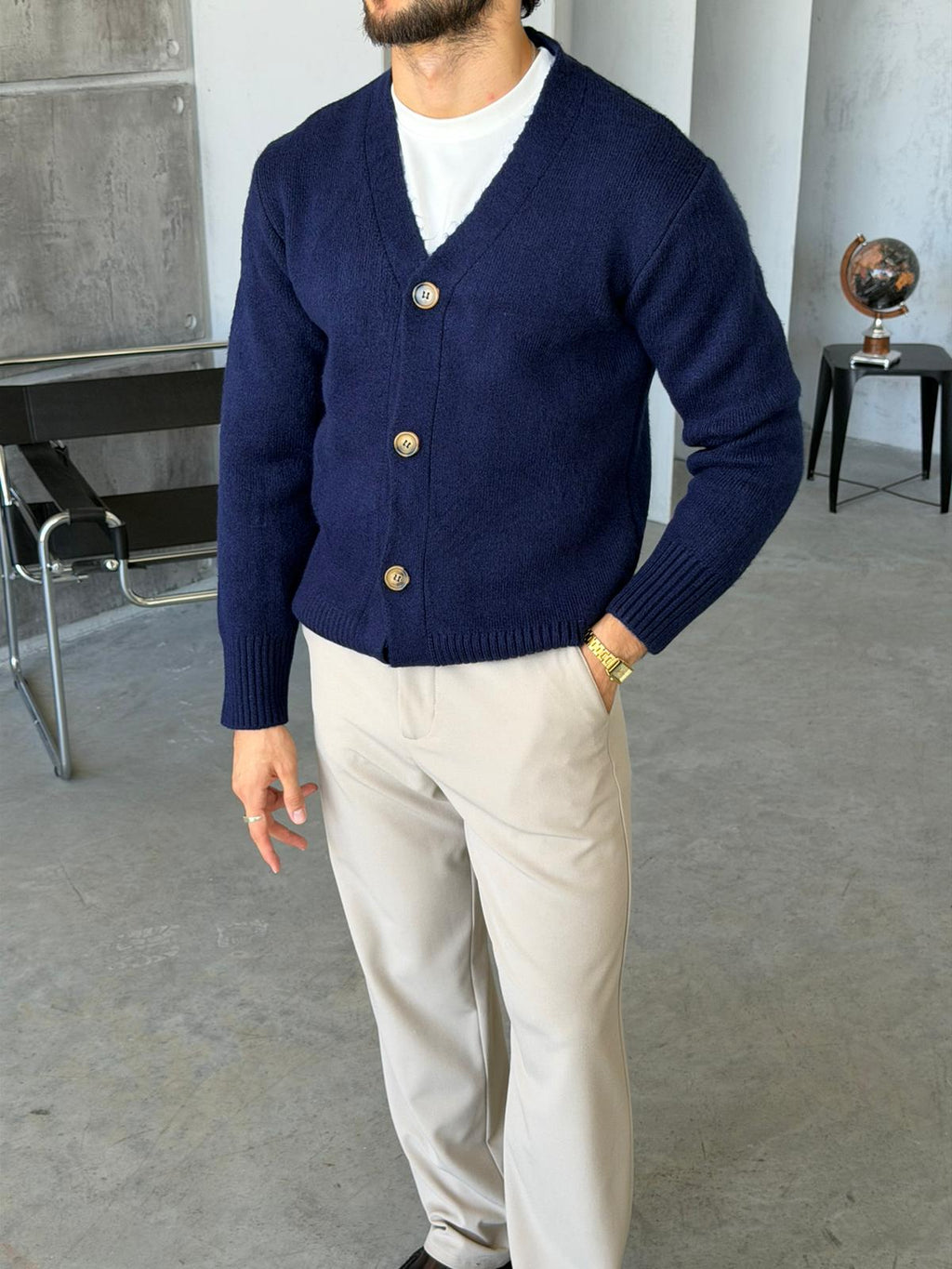 Buttoned Knit V-Neck Cardigan - Navy
