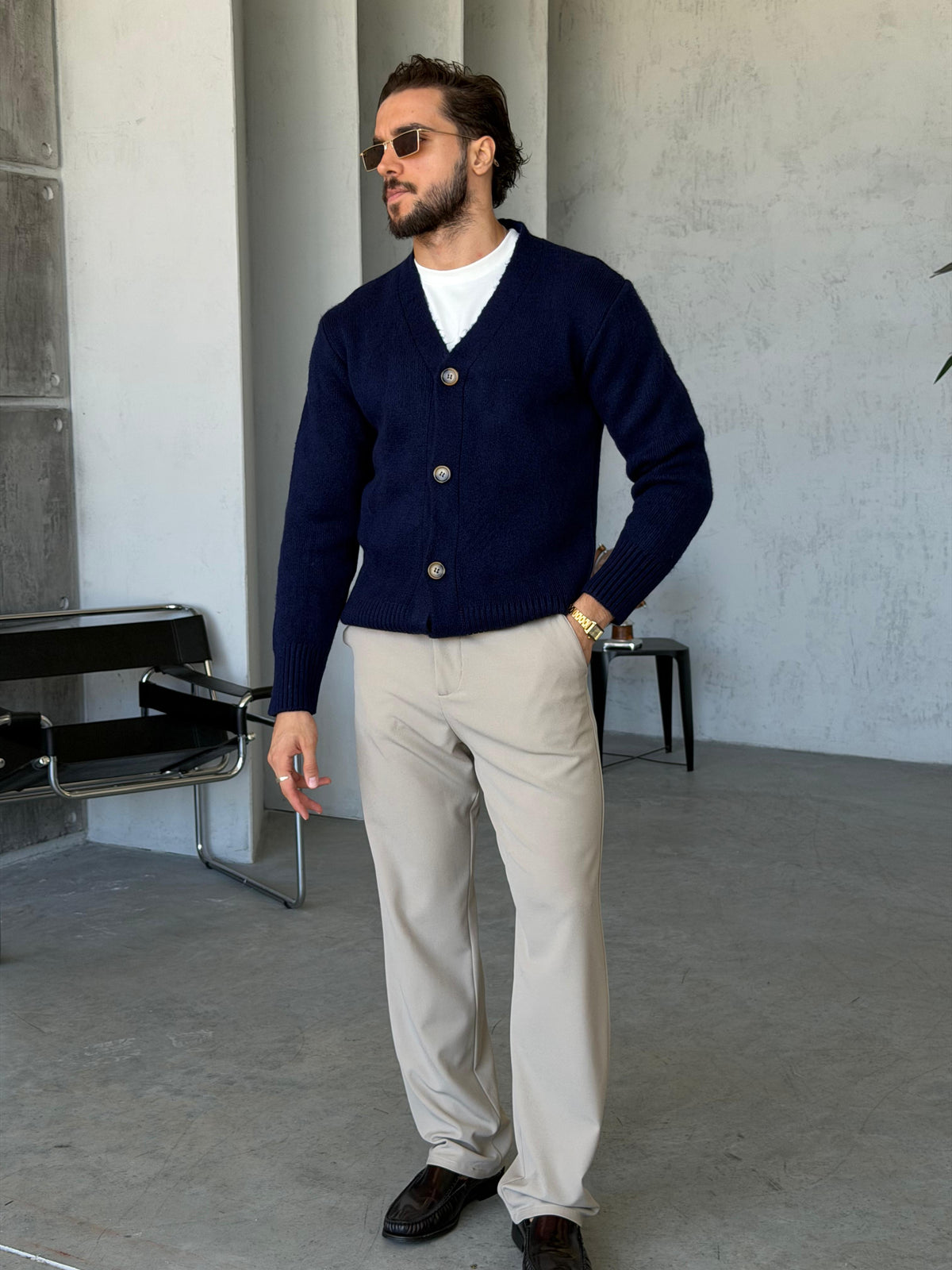 Buttoned Knit V-Neck Cardigan - Navy