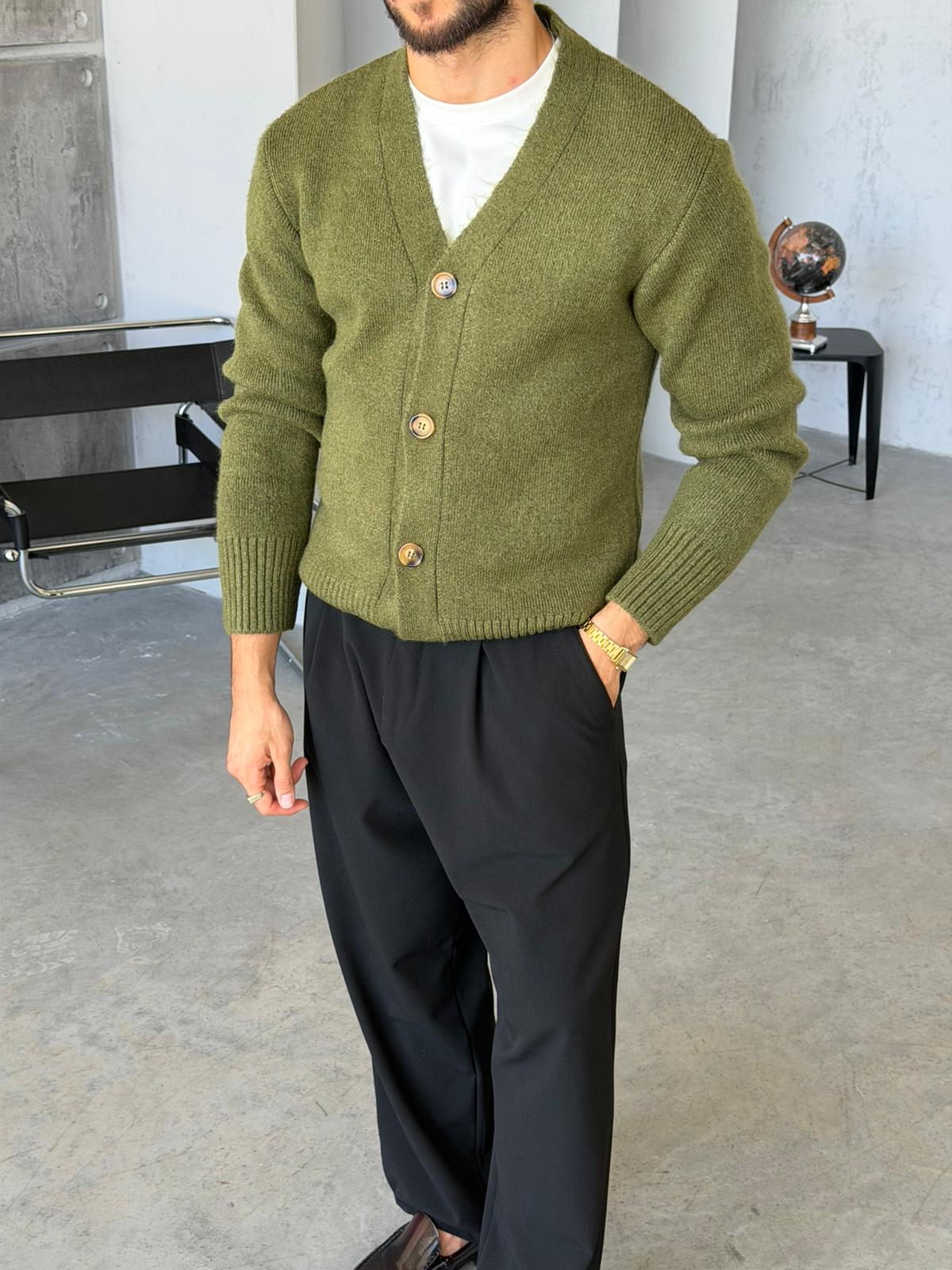 Buttoned Knit V-Neck Cardigan - GREEN