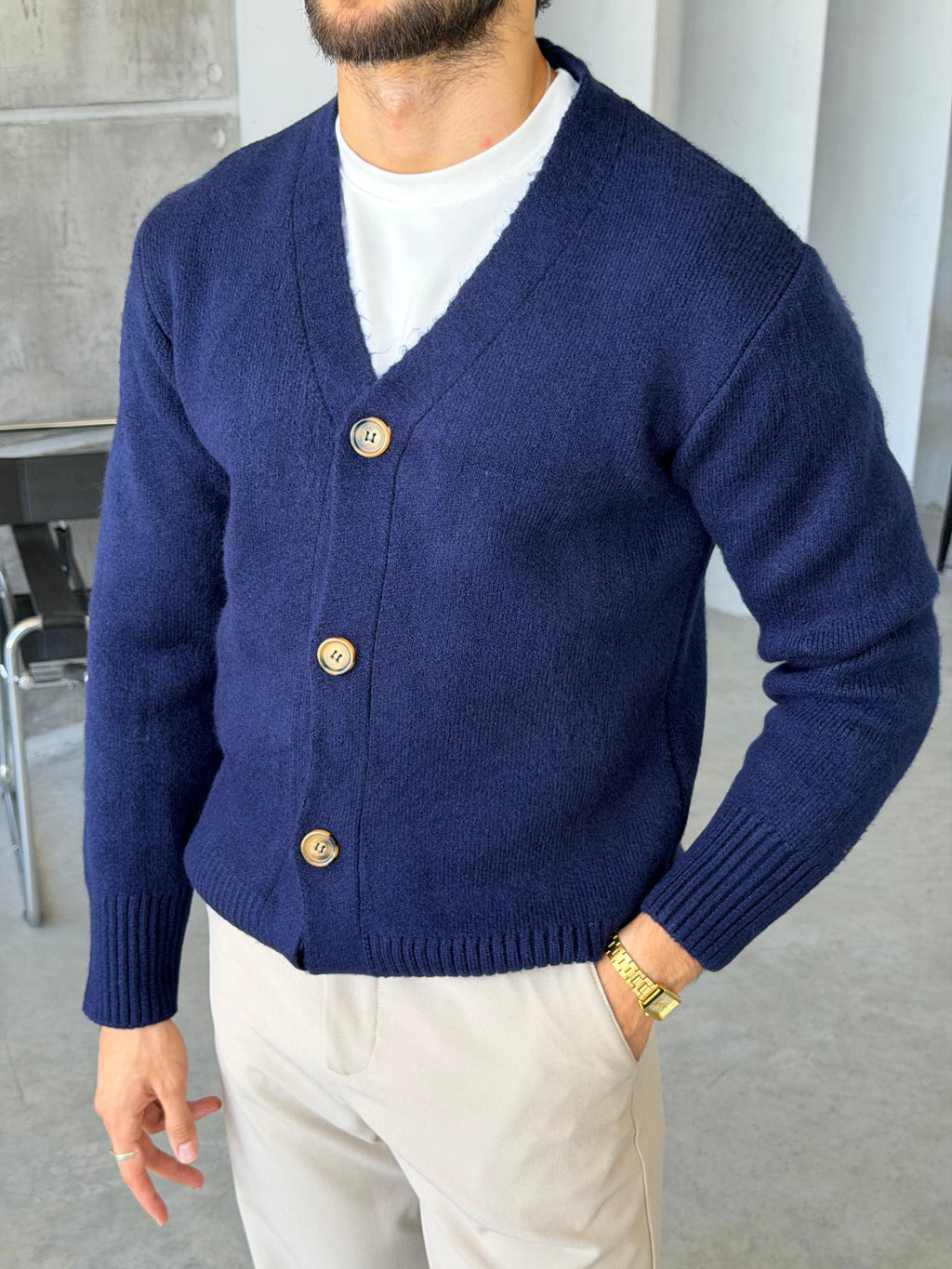 Buttoned Knit V-Neck Cardigan - Navy