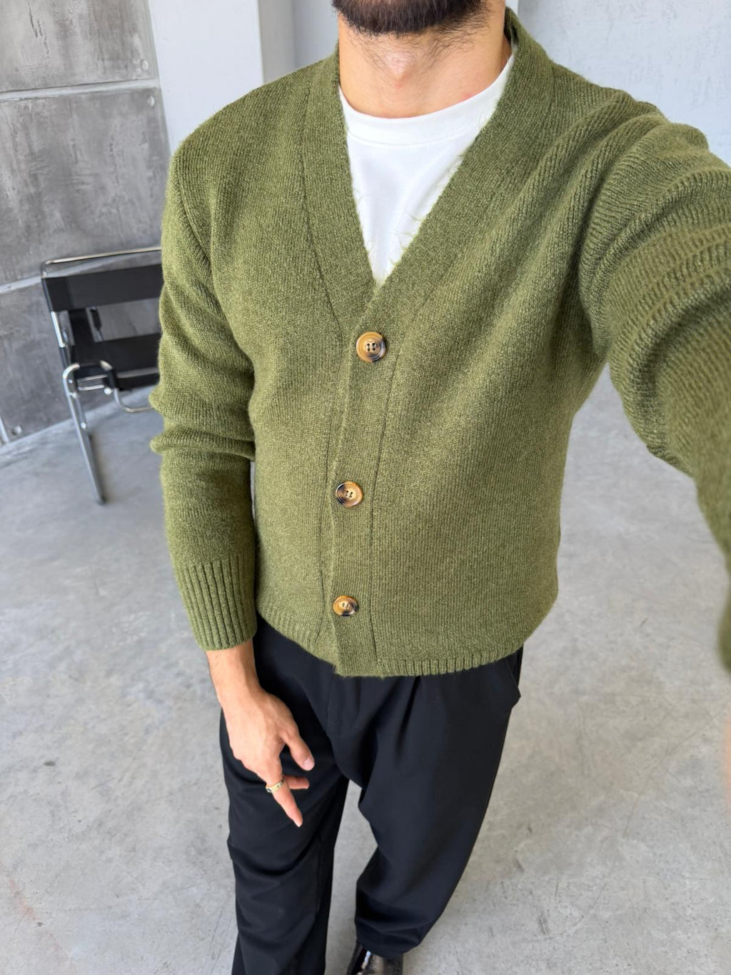 Buttoned Knit V-Neck Cardigan - GREEN