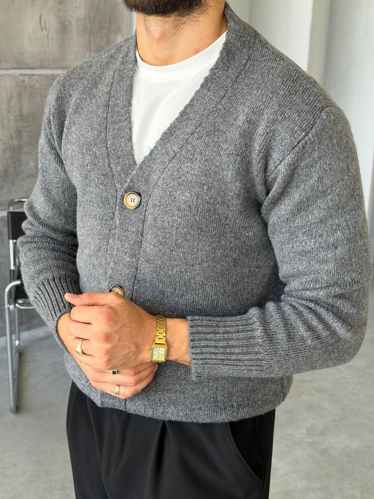 Buttoned Knit V-Neck Cardigan - GREY