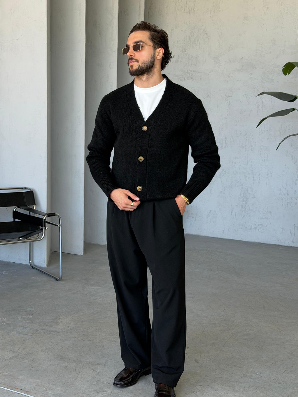 Buttoned Knit V-Neck Cardigan - BLACK