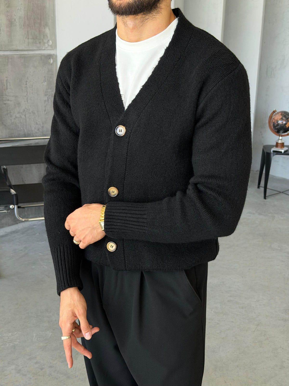 Buttoned Knit V-Neck Cardigan - BLACK