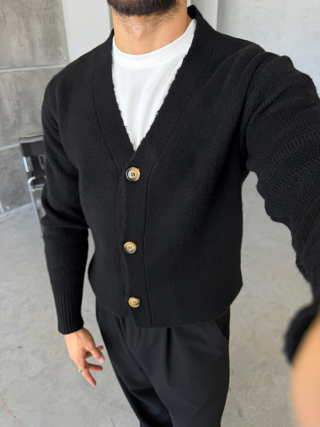Buttoned Knit V-Neck Cardigan - BLACK