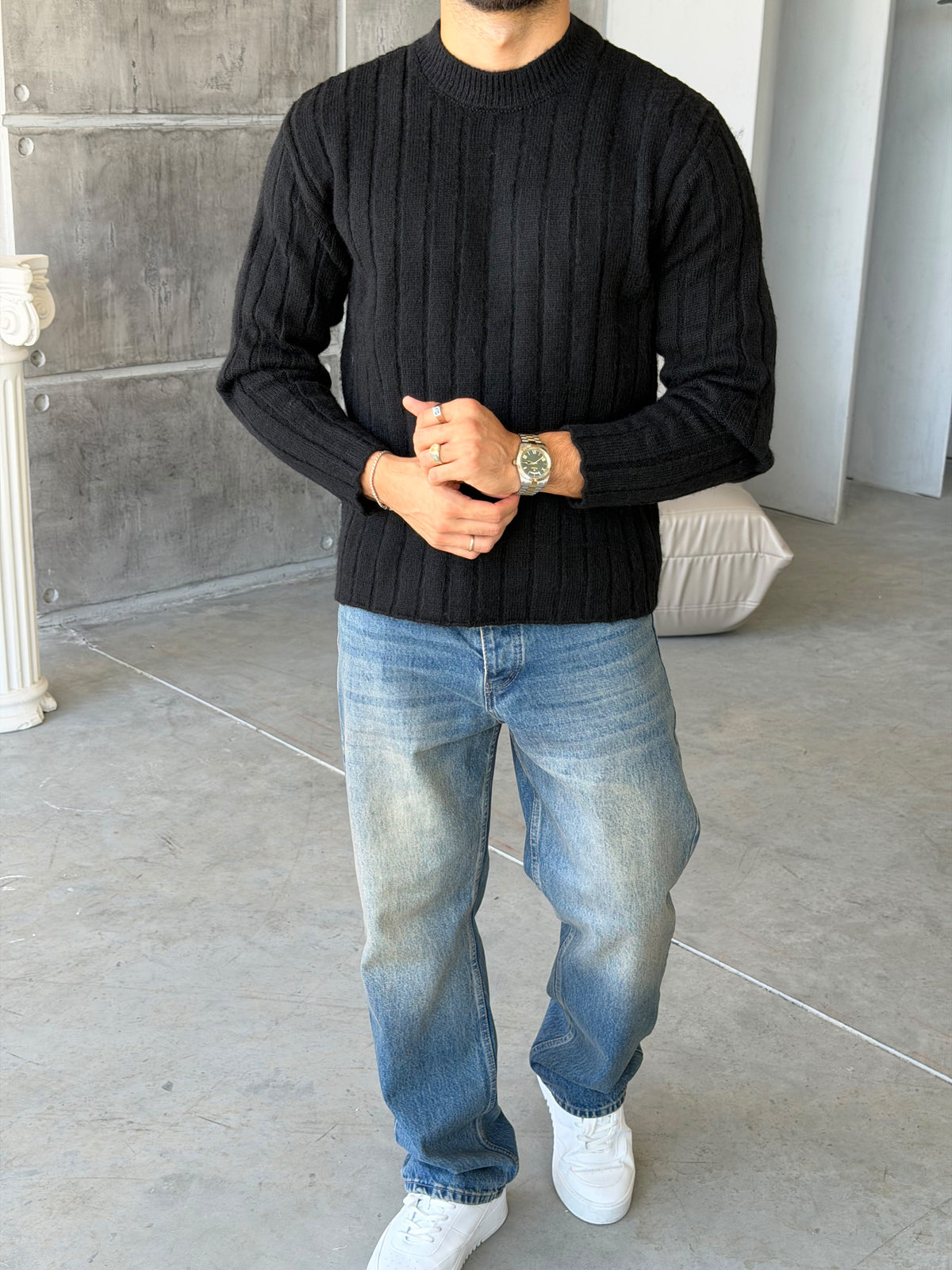 Ribbed Knit Sweater – Black