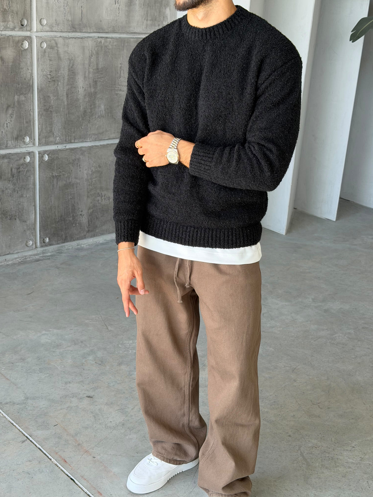Soft Textured Bouclé Knit Sweater – Black