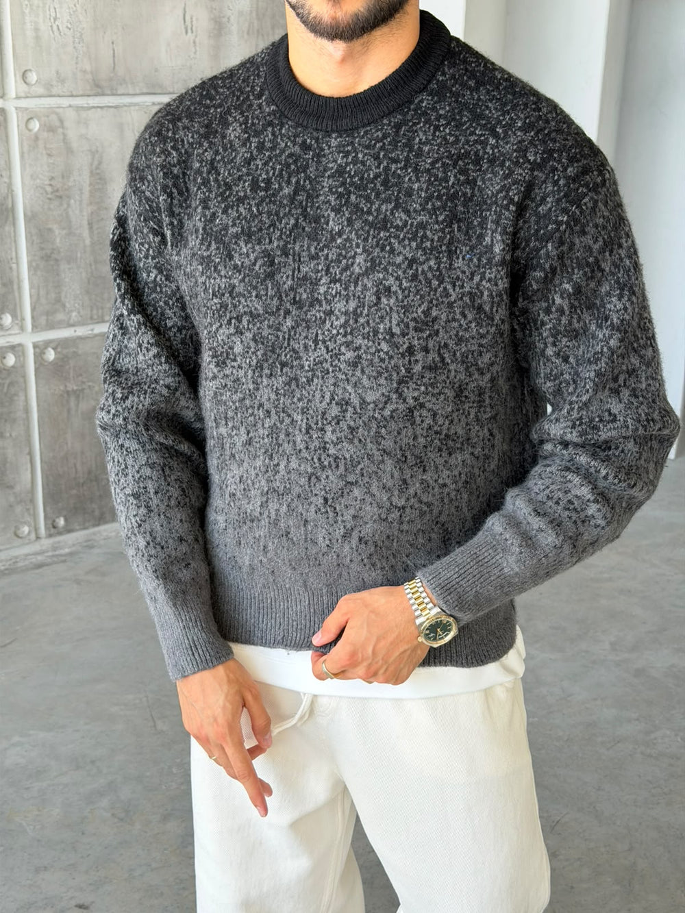Gradient Pattern Crew Neck Knit Sweater – Black
