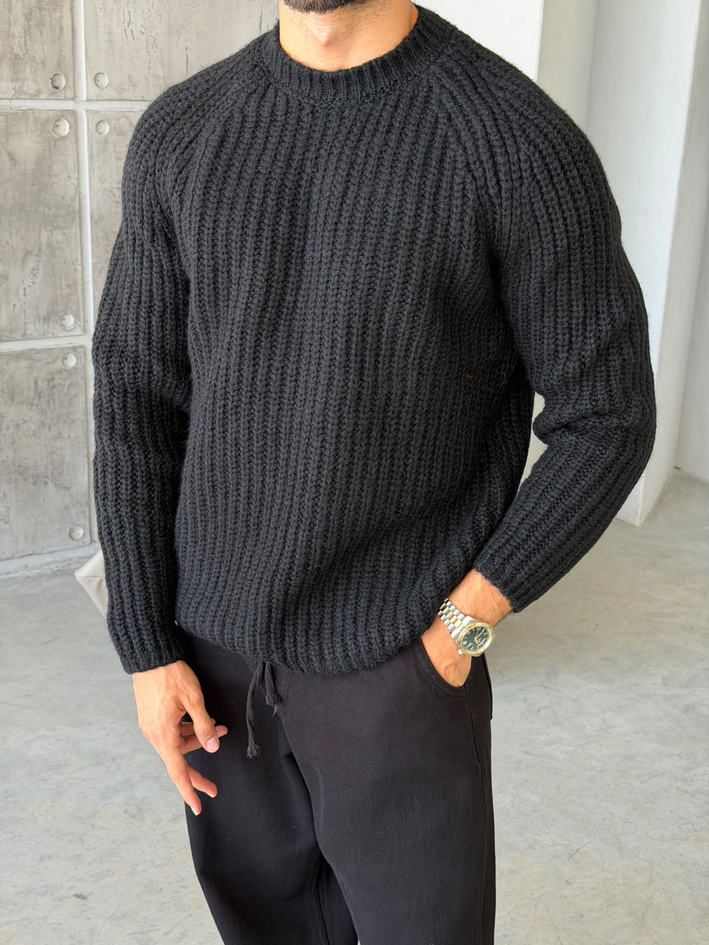 Raglan Sleeve Ribbed Knit Sweater – Black
