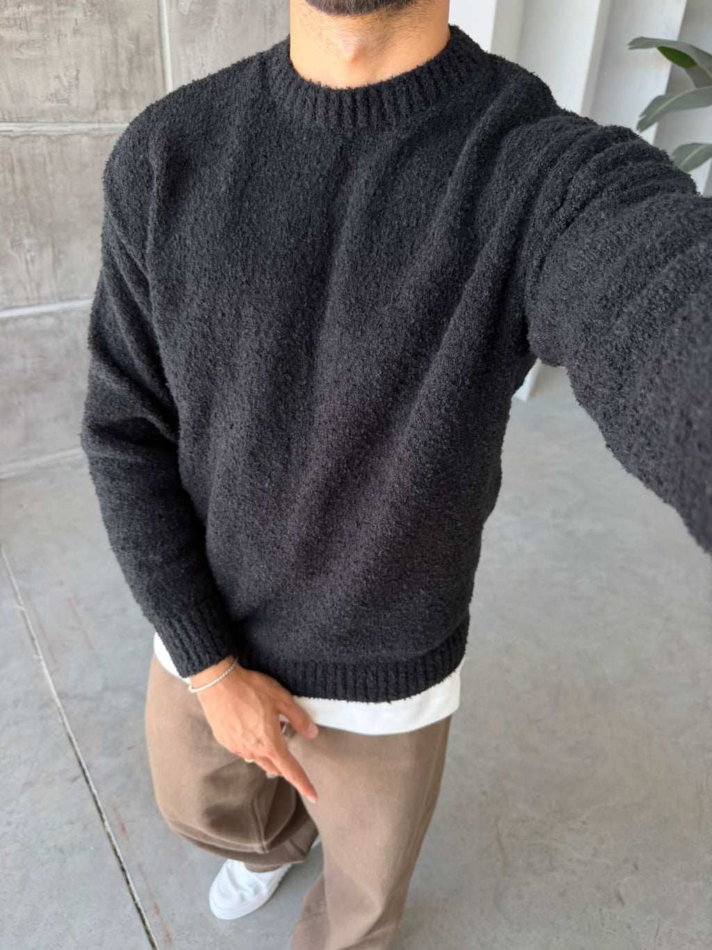 Soft Textured Bouclé Knit Sweater – Black