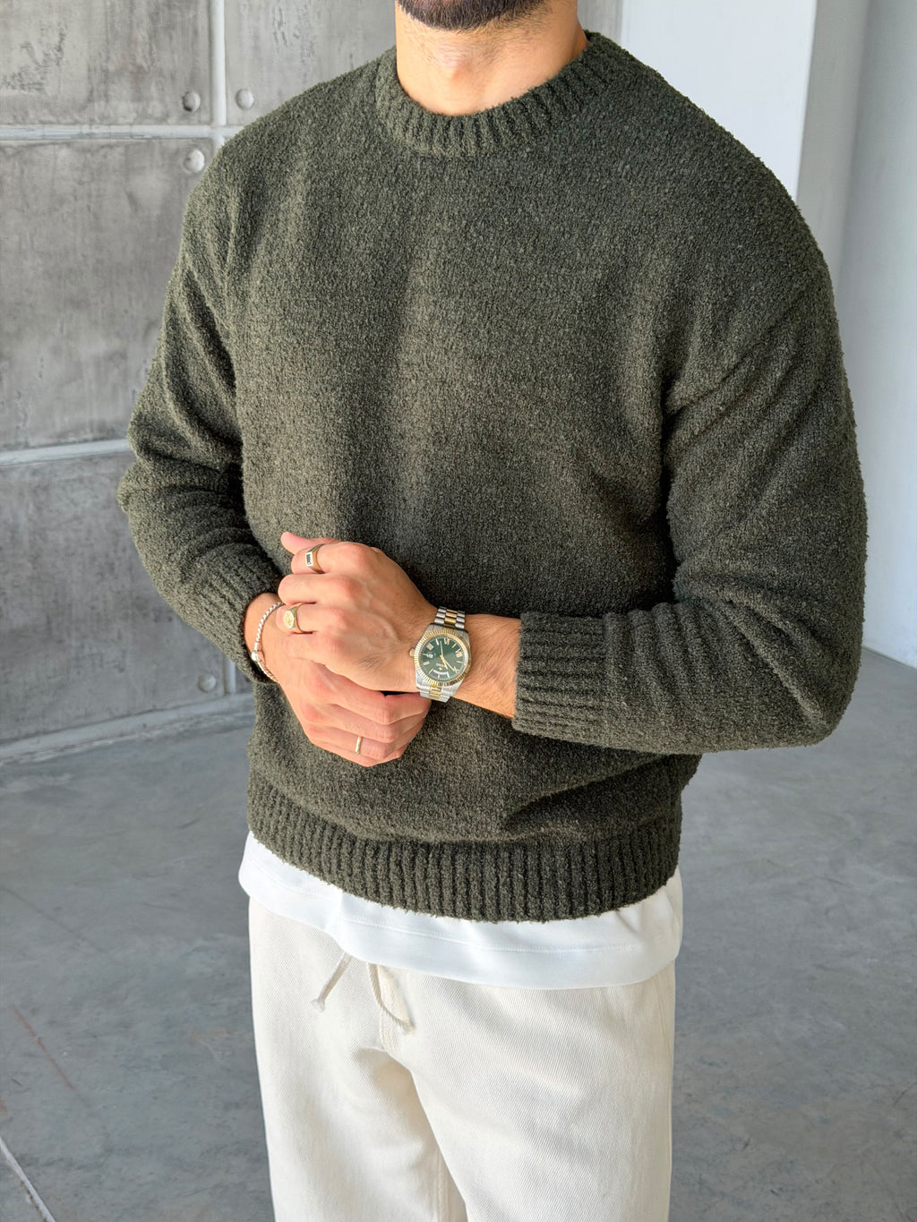 Soft Textured Bouclé Knit Sweater – Khaki