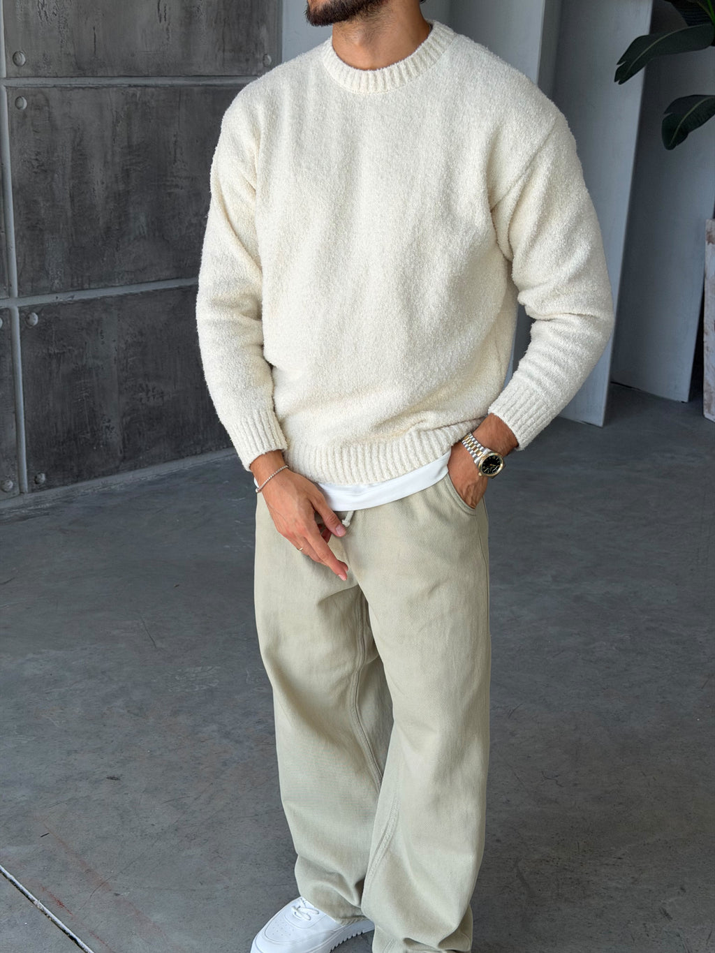 Soft Textured Bouclé Knit Sweater – Ecru