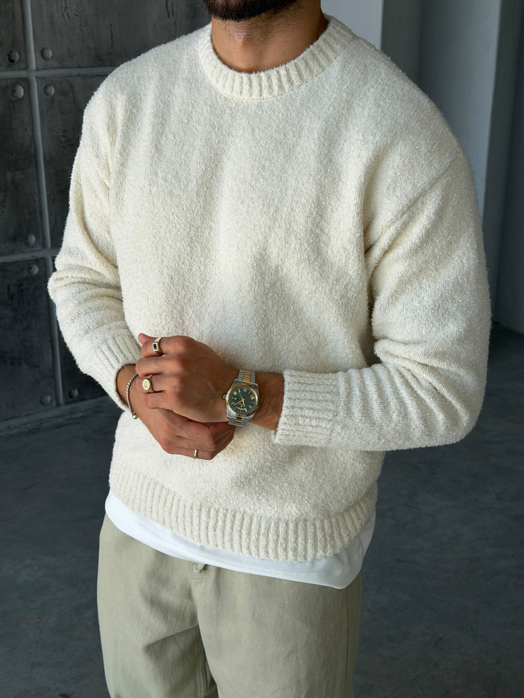 Soft Textured Bouclé Knit Sweater – Ecru