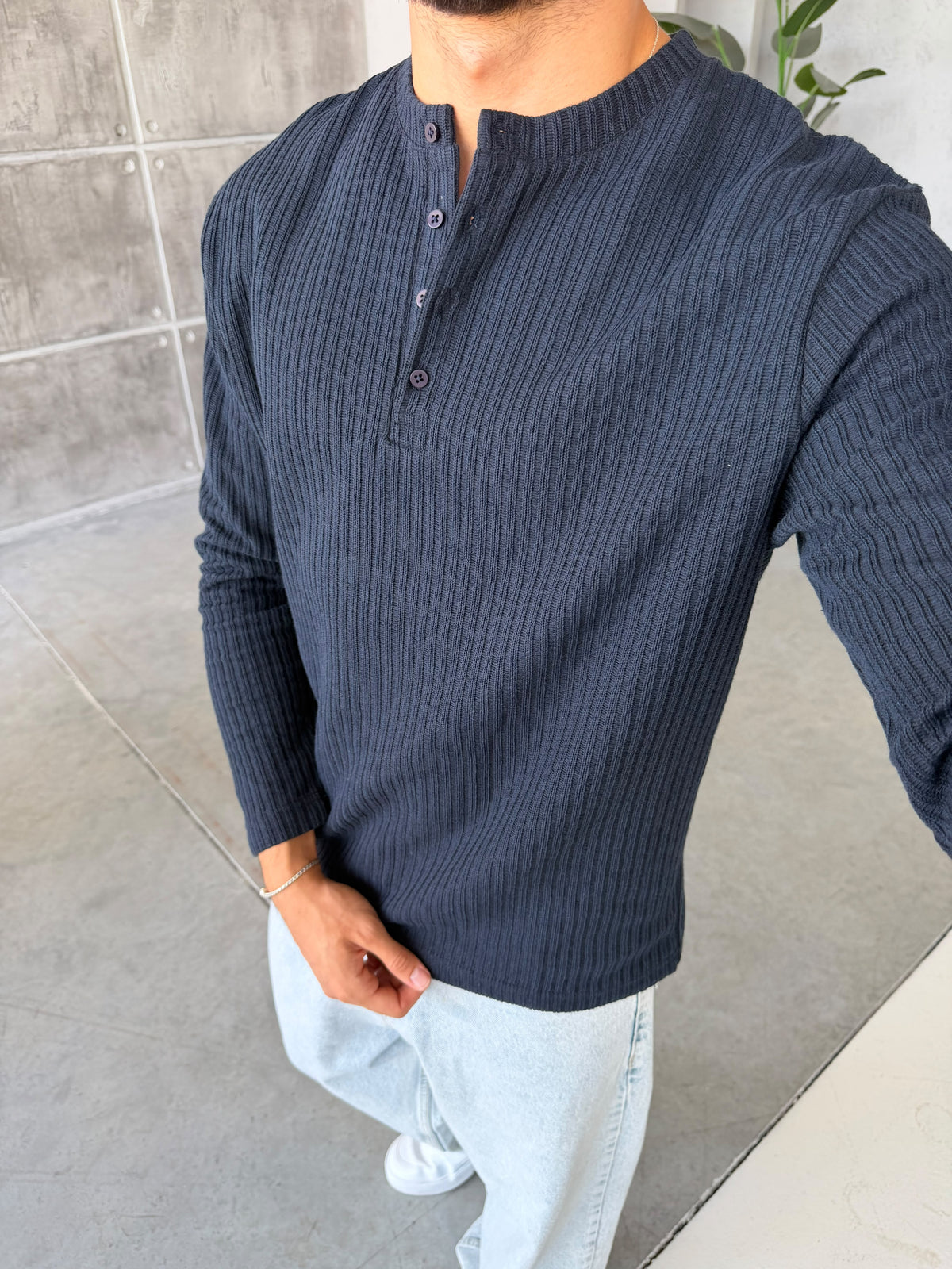 Ribbed Henley Sweatshirt – Navy