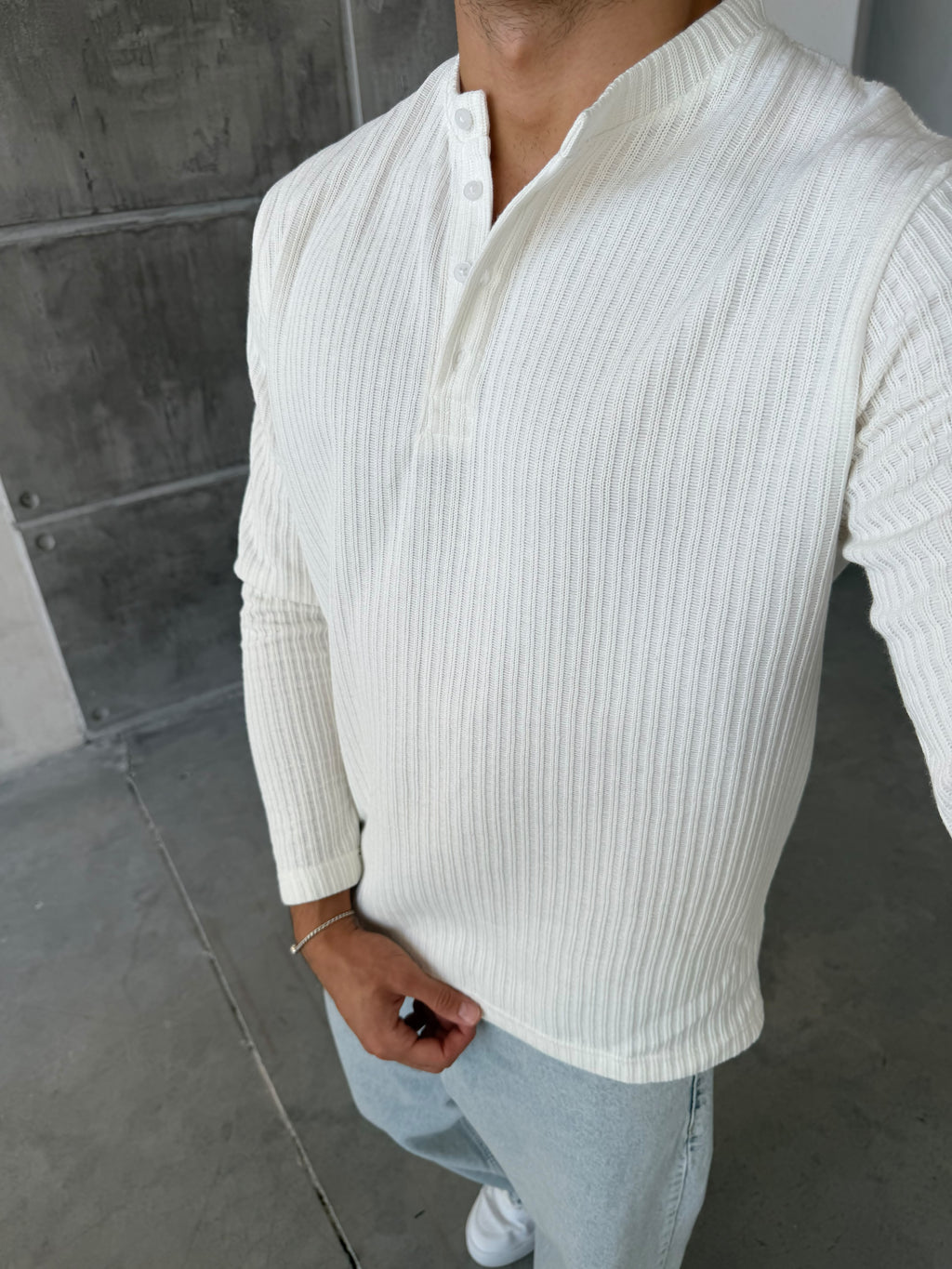 Ribbed Henley Sweatshirt – Ecru