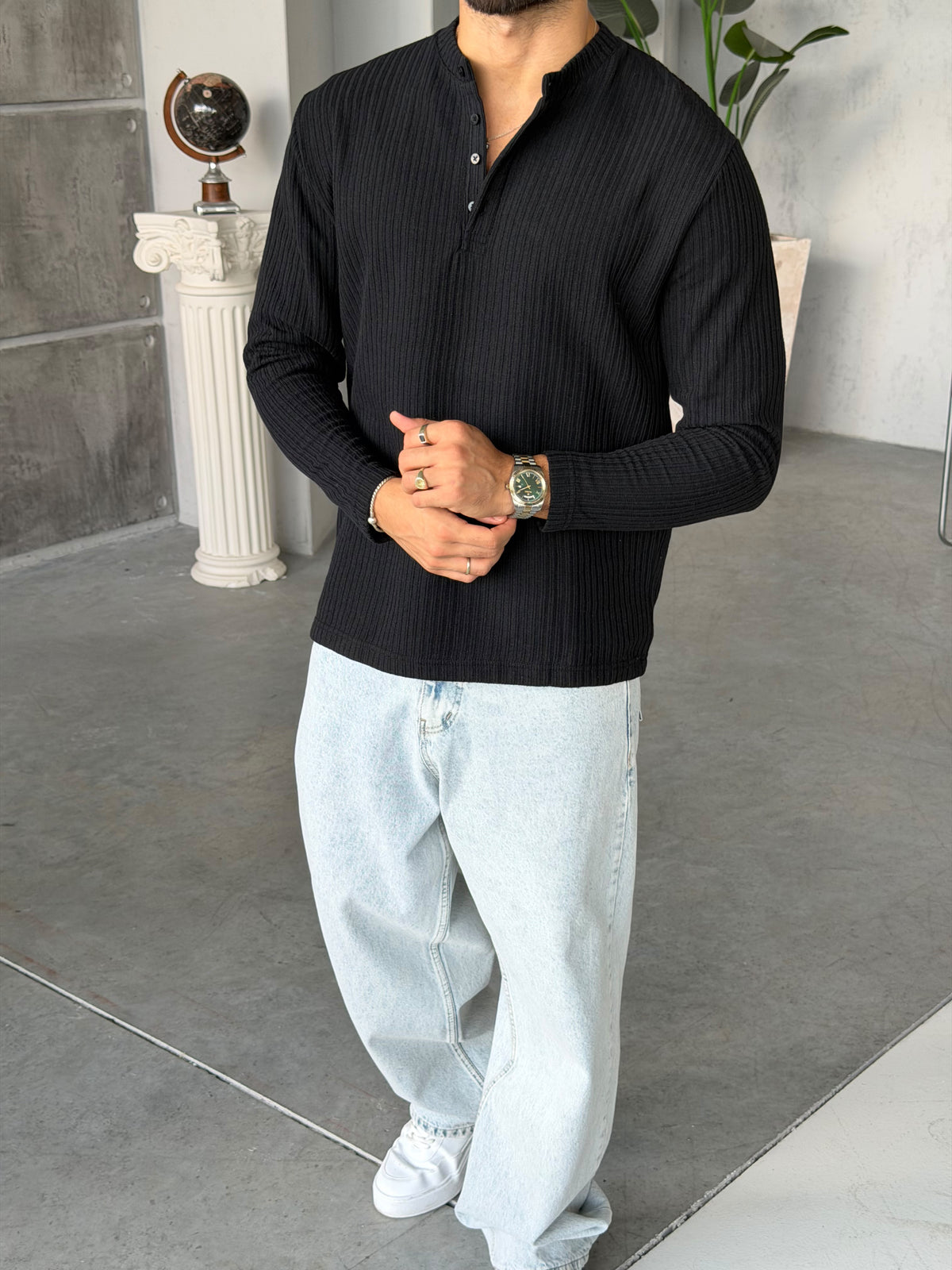 Ribbed Henley Sweatshirt – Black