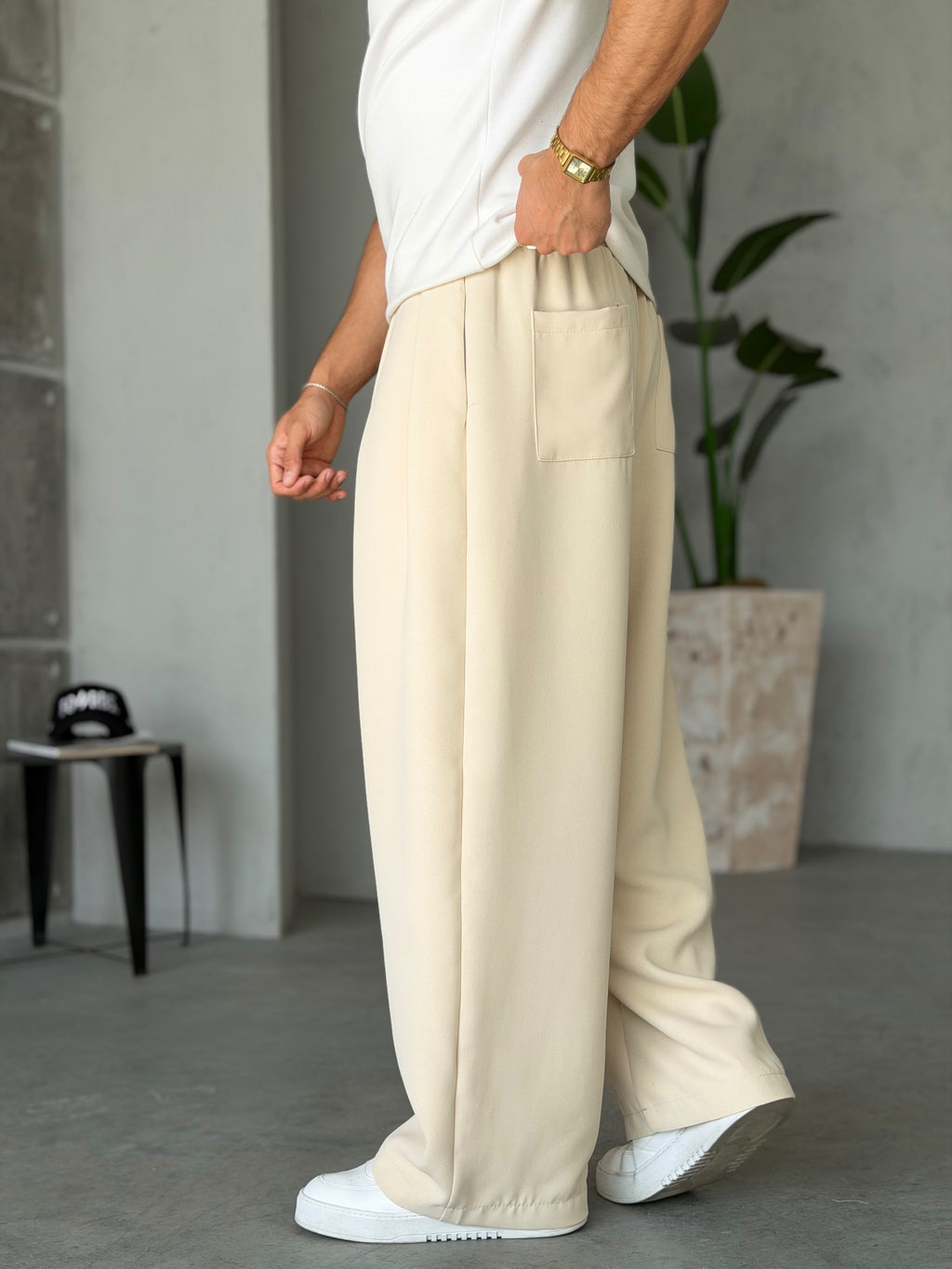 Pleated Belted Baggy Trousers - Cream