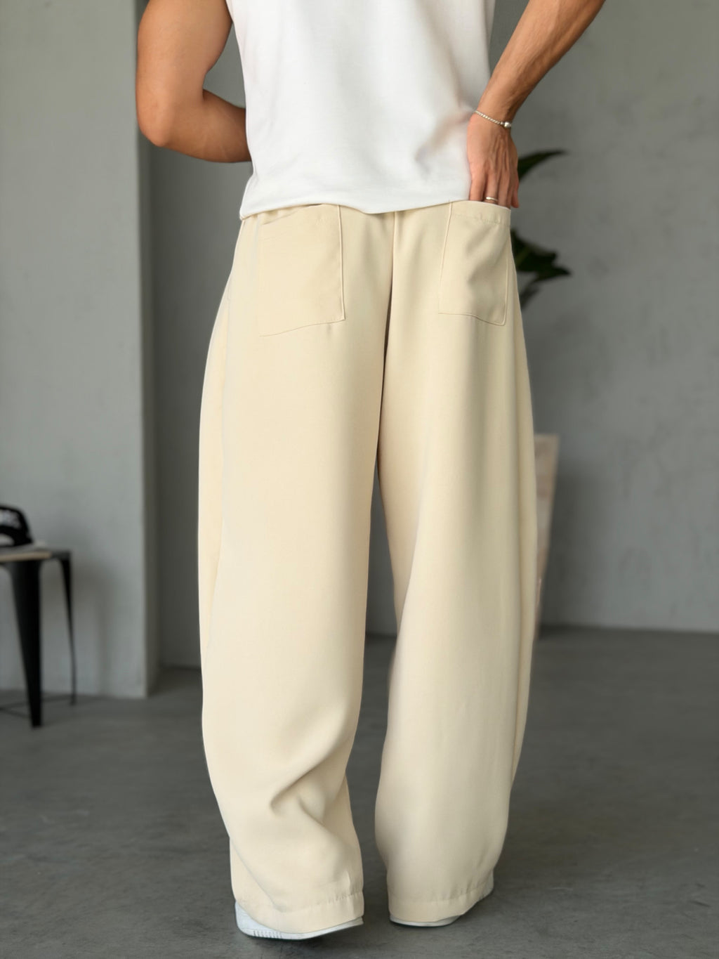 Pleated Belted Baggy Trousers - Cream