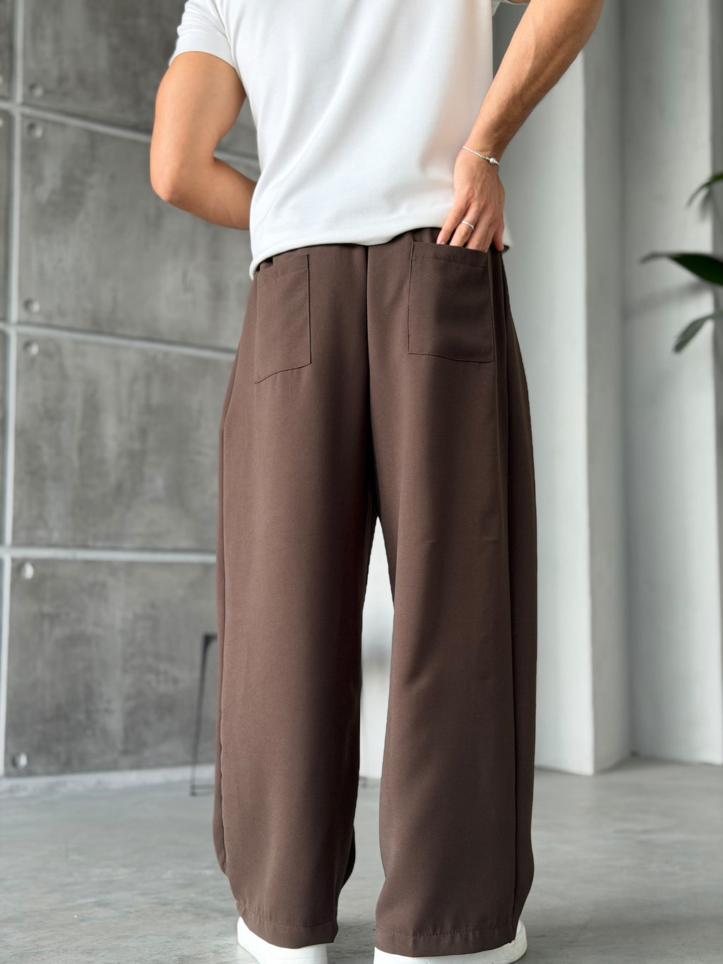 Pleated Belted Baggy Trousers - Brown