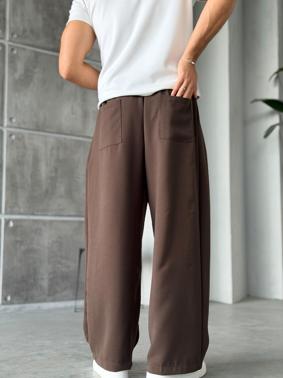 Pleated Belted Baggy Trousers - Brown
