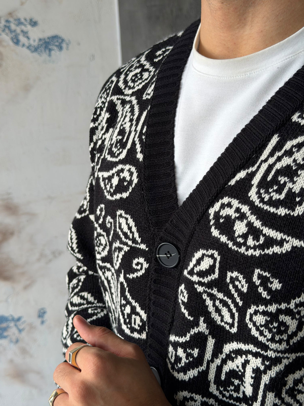 Shawl Pattern V-Neck Knit Cardigan – Black