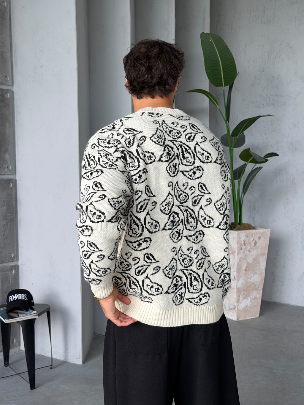 Shawl Pattern V-Neck Knit Cardigan – Ecru
