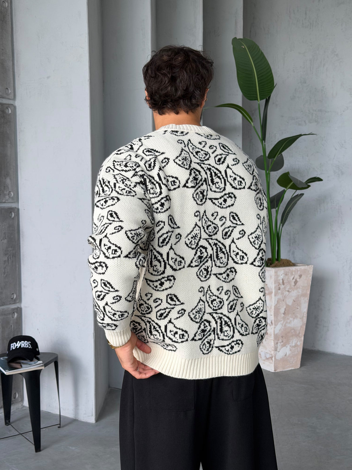 Shawl Pattern V-Neck Knit Cardigan – Ecru