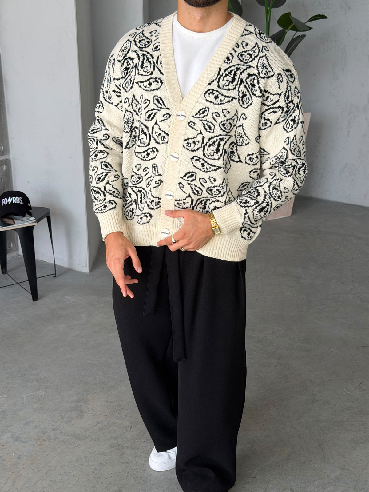 Shawl Pattern V-Neck Knit Cardigan – Ecru