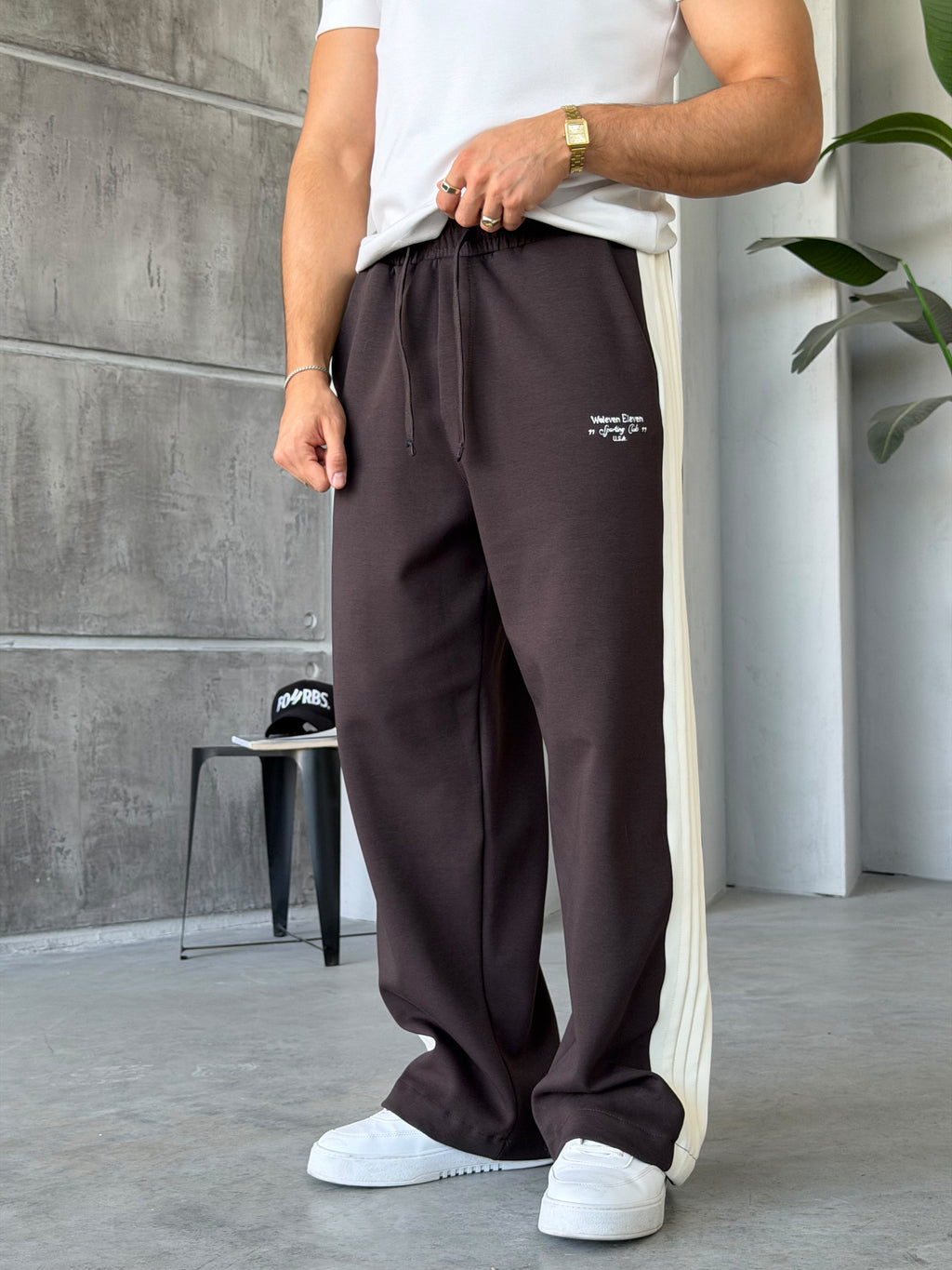 Logo Stripe Baggy Tracksuit Pants – Brown