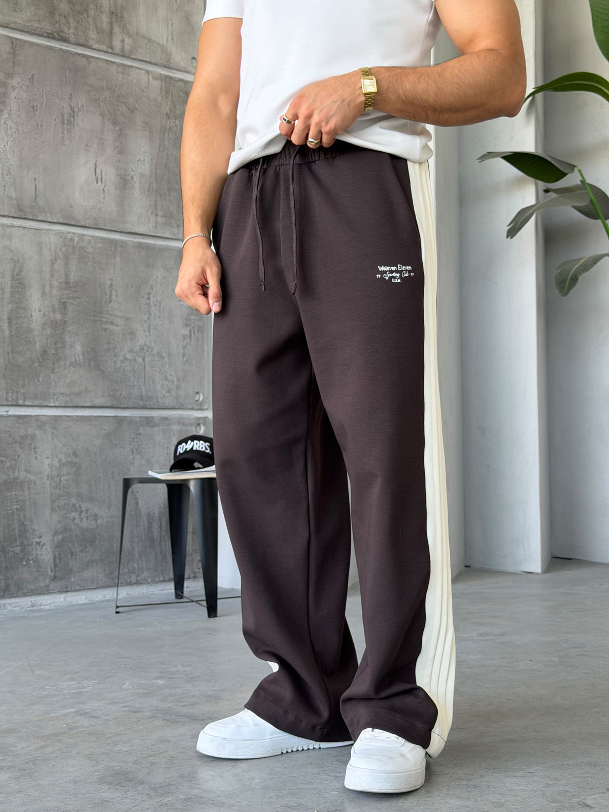 Logo Stripe Baggy Tracksuit Pants – Brown