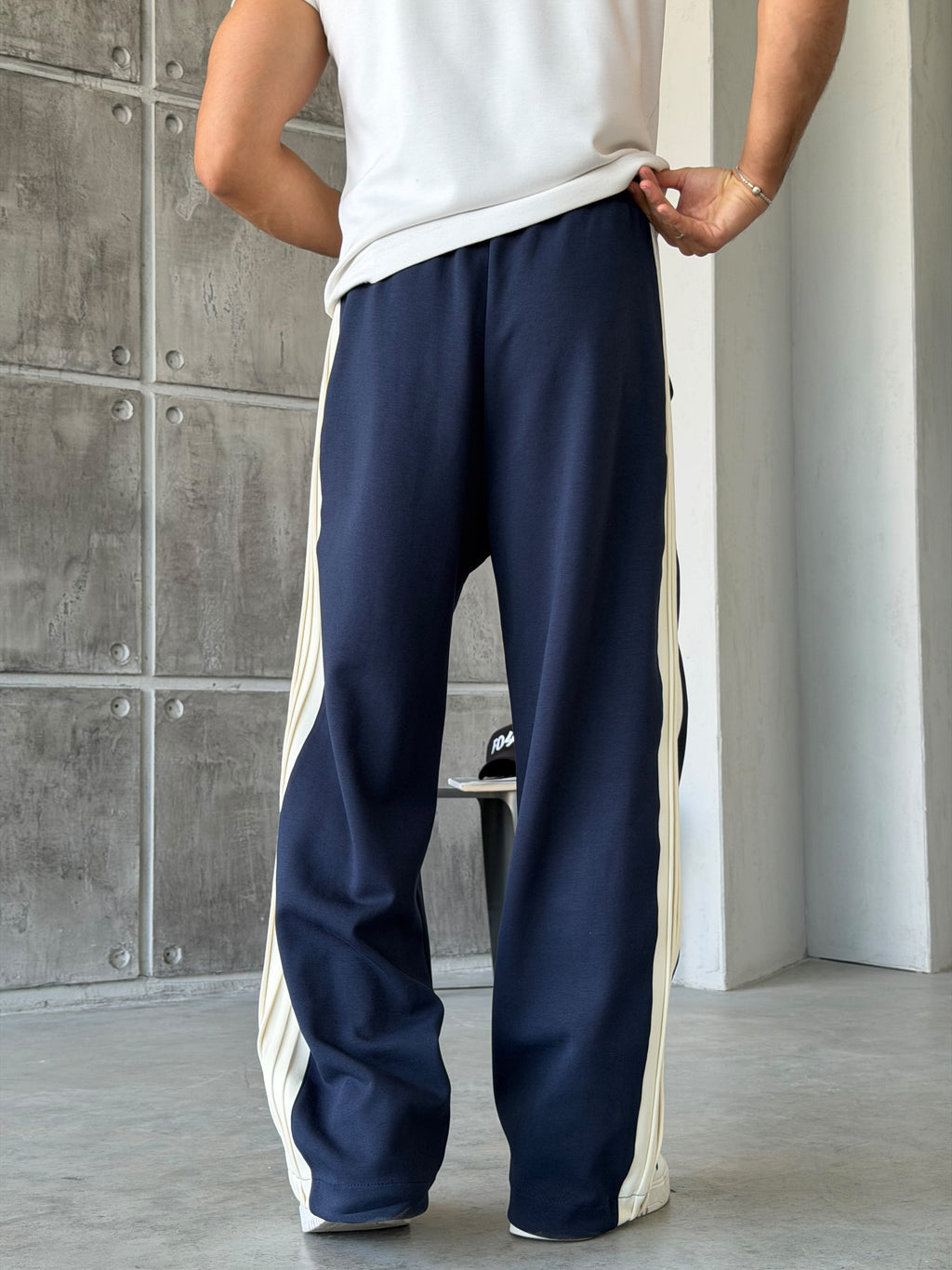 Logo Stripe Baggy Tracksuit Pants – Navy