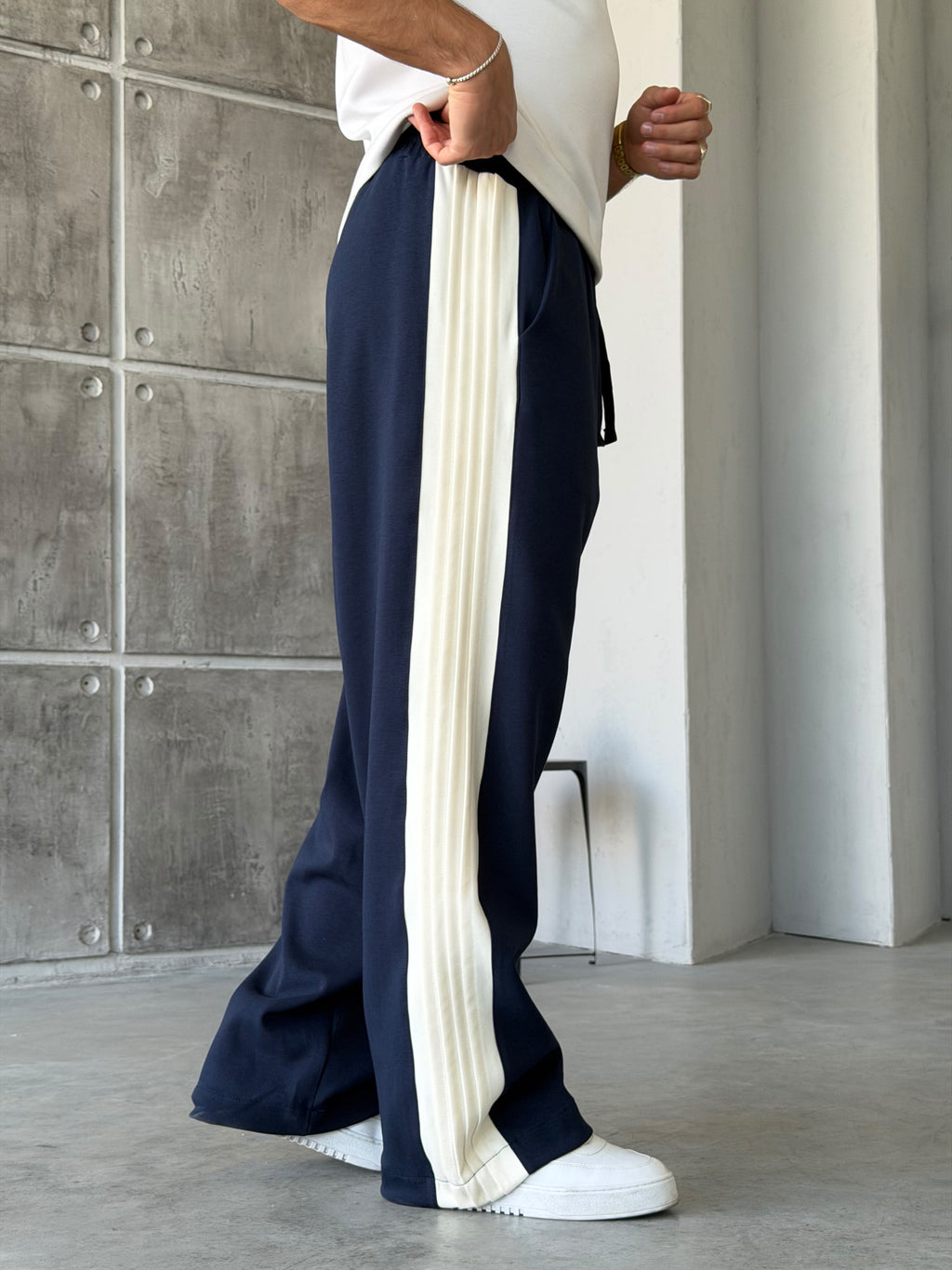 Logo Stripe Baggy Tracksuit Pants – Navy