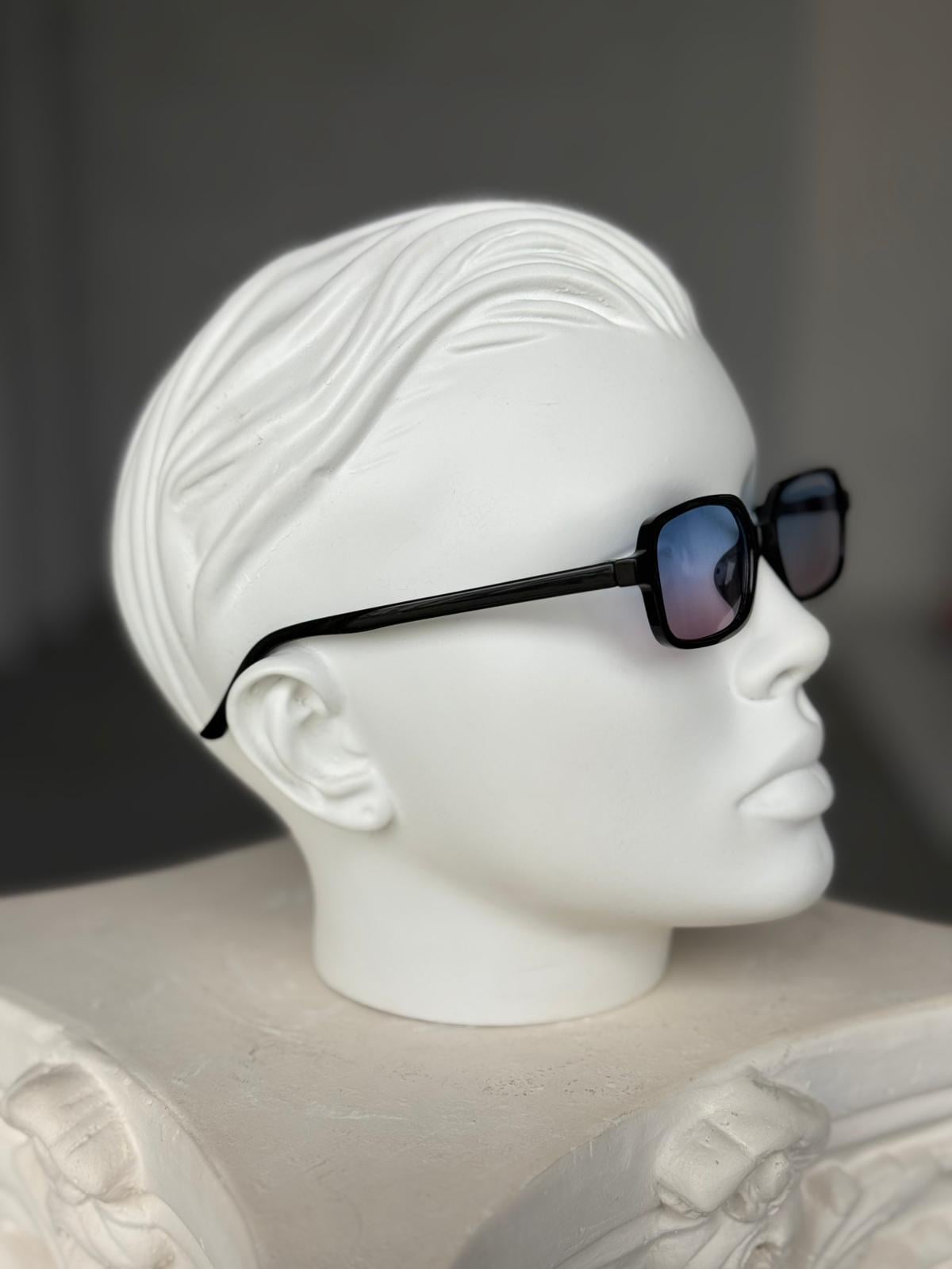Gradient Lens Black Frame Sunglasses