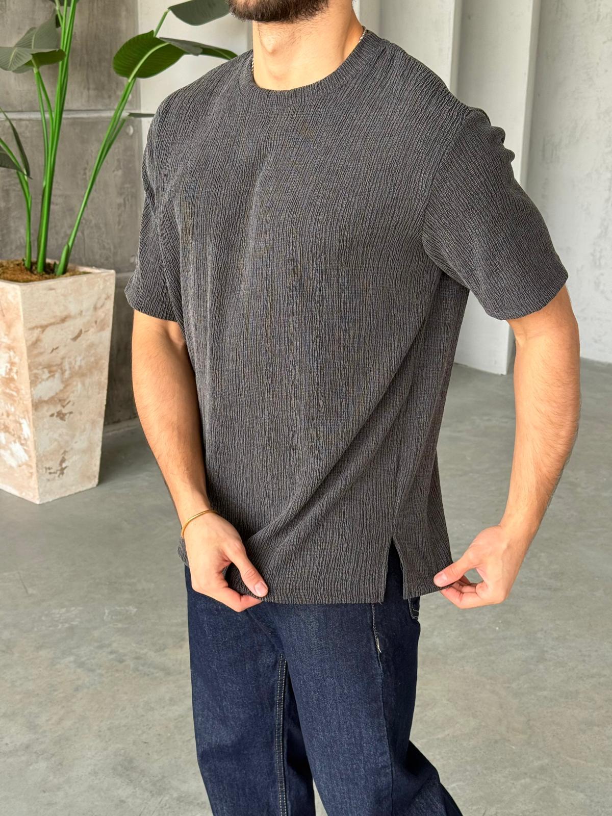 Patterned Side-Slit T-Shirt – Antrasit | TST.015