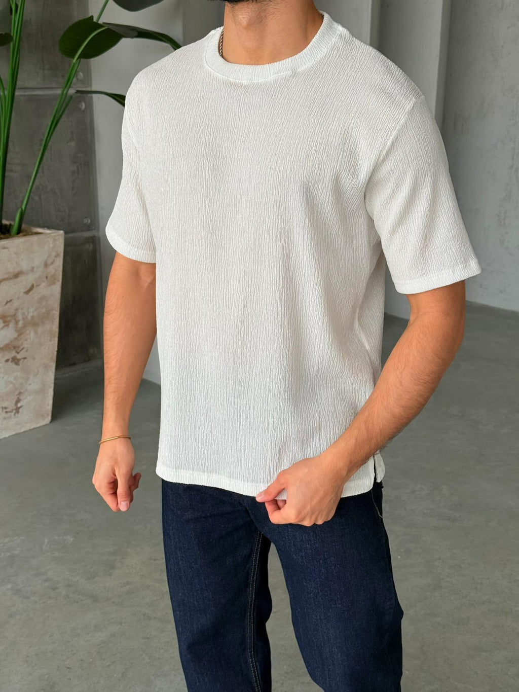 Patterned Side-Slit T-Shirt – White | TST.015