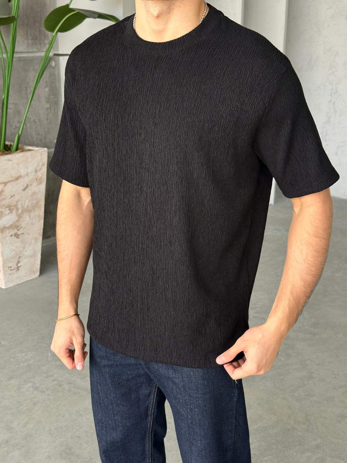 Patterned Side-Slit T-Shirt – Black | TST.015