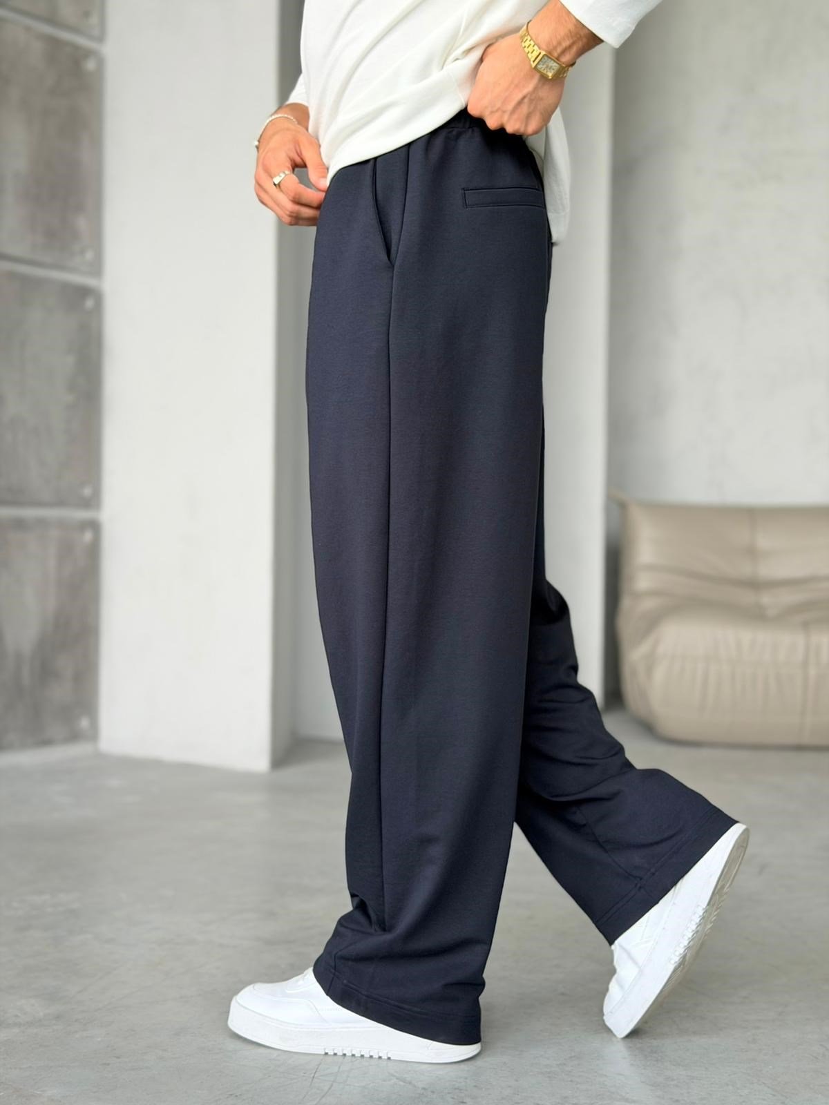 Stitch Detail Baggy Sweatpants – Navy