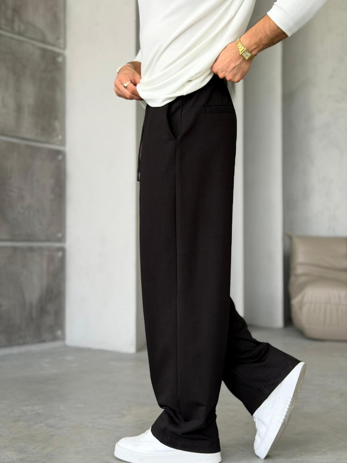 Stitch Detail Baggy Sweatpants – Black