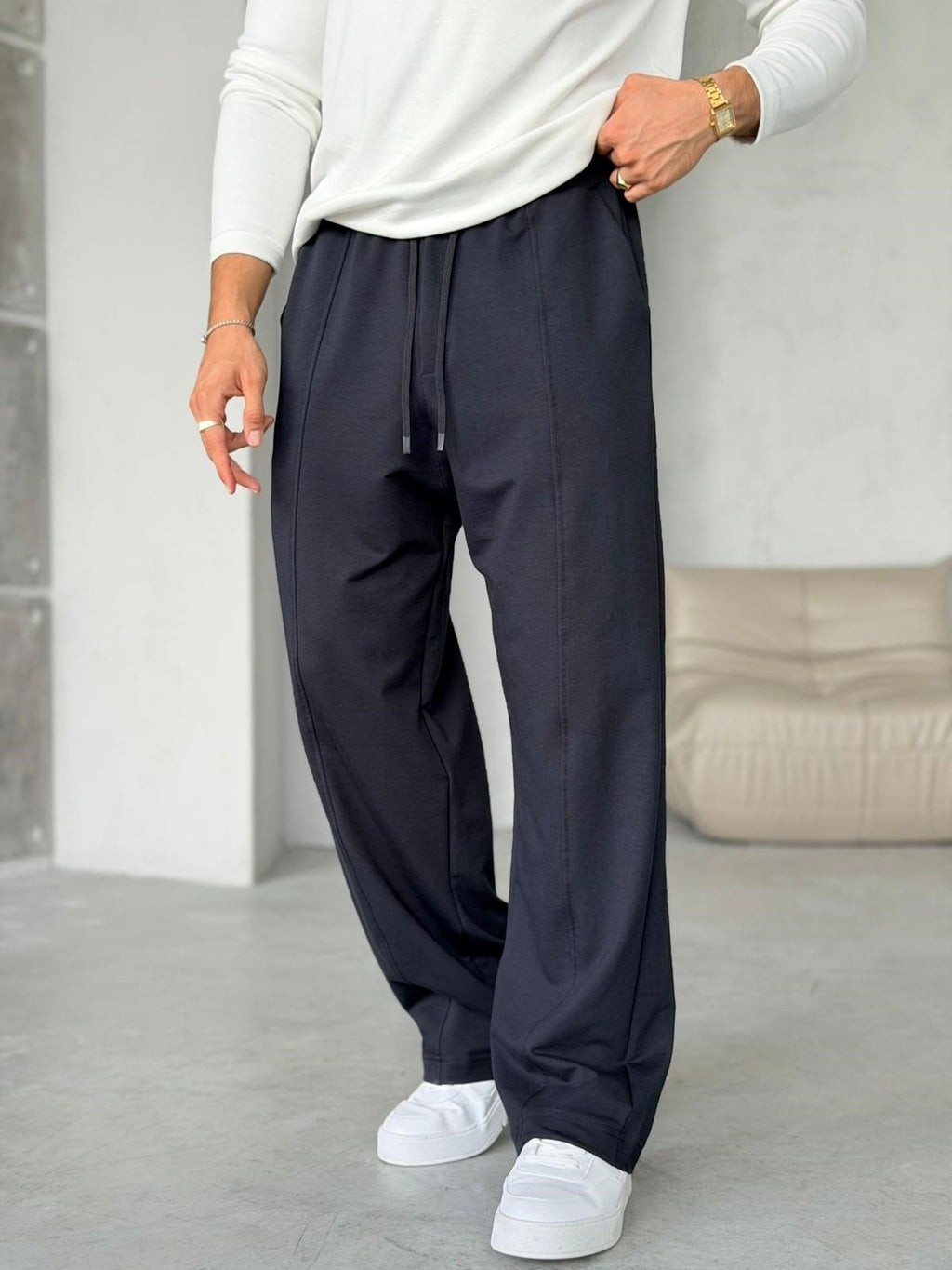 Stitch Detail Baggy Sweatpants – Navy