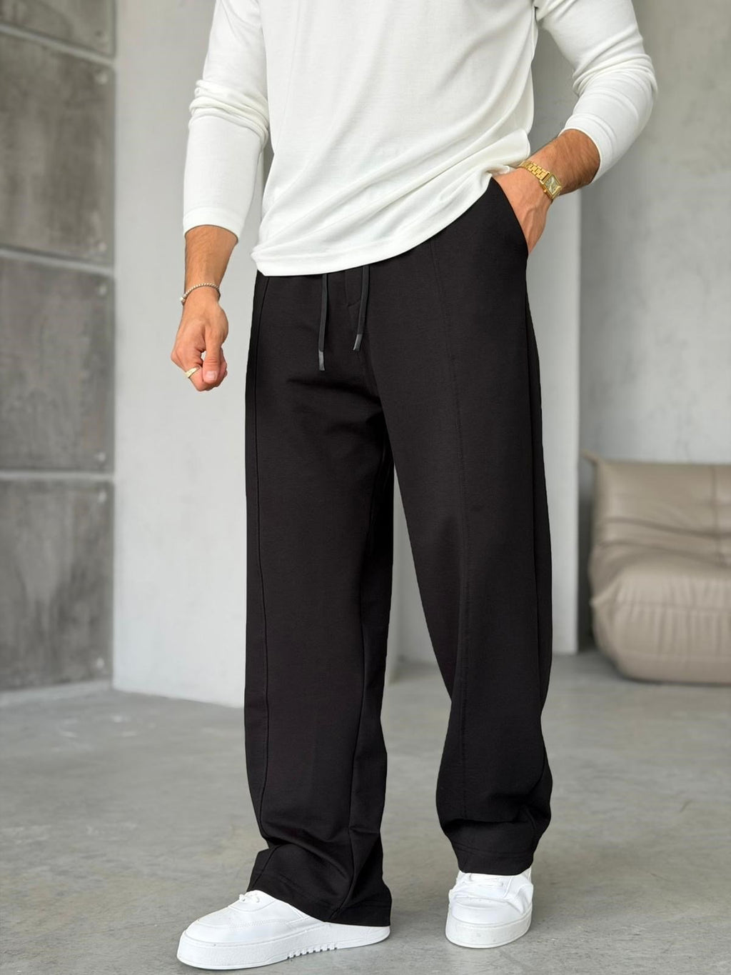 Stitch Detail Baggy Sweatpants – Black