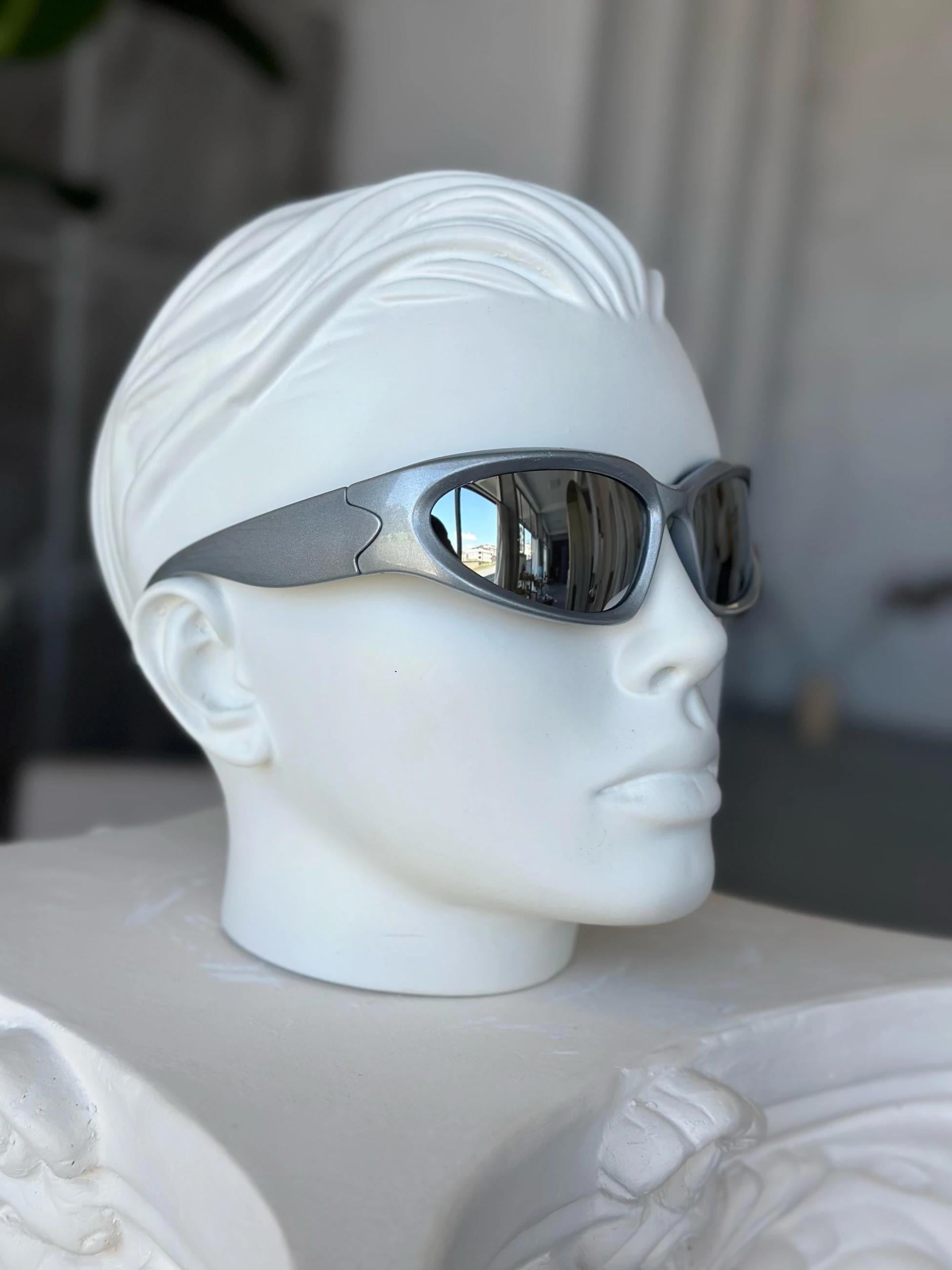 G115 Mirrored Lens Grey Frame Sunglasses