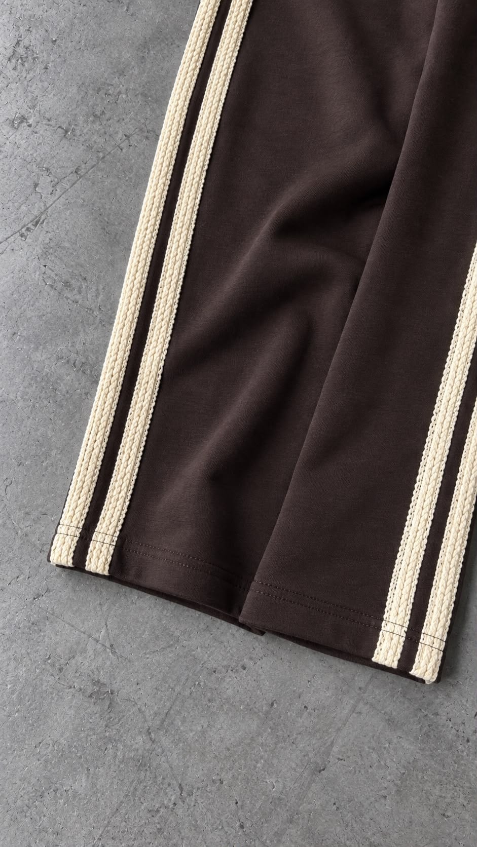 Woven Stripe Design Baggy Tracksuit Pants – Brown