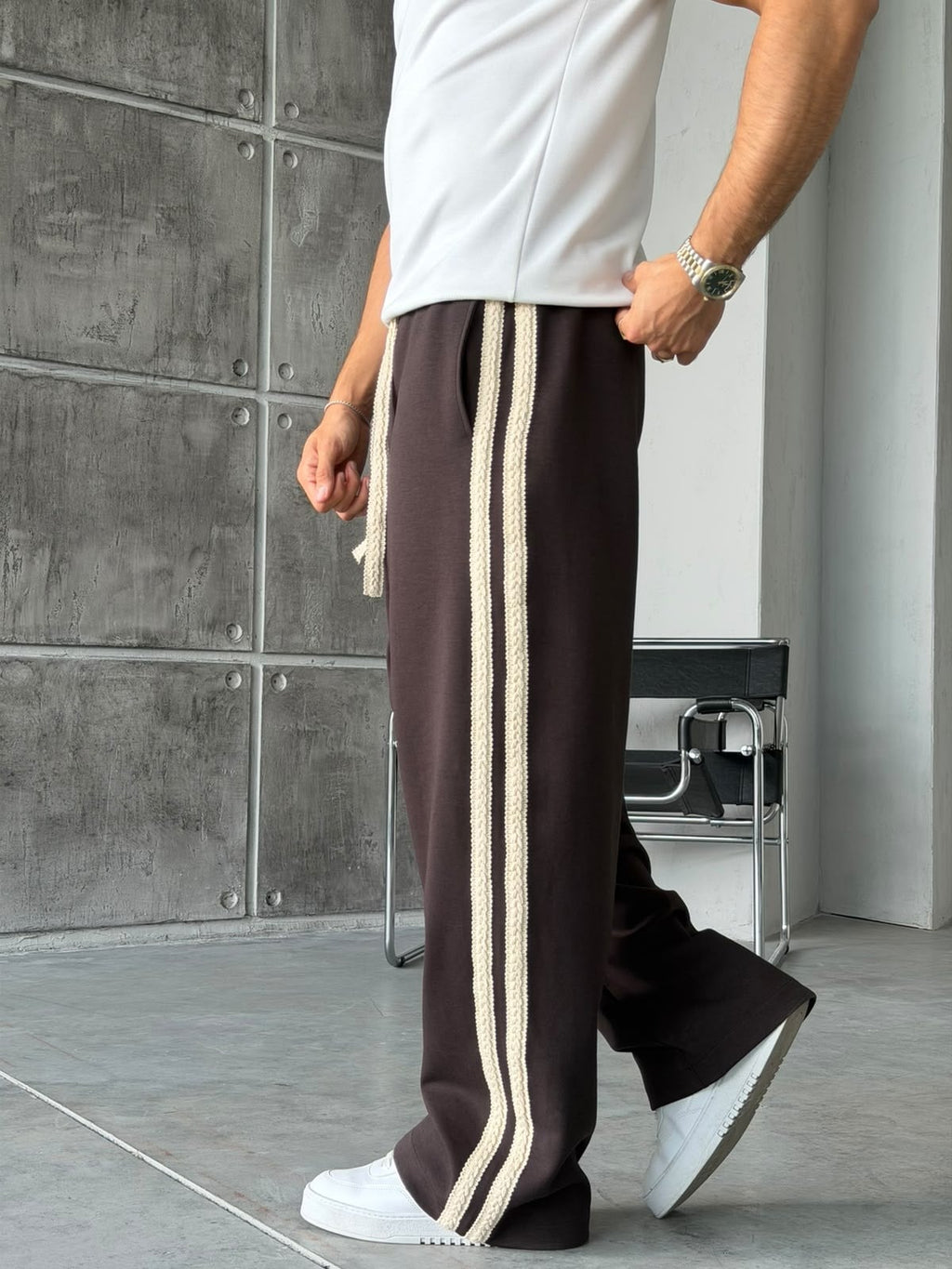 Woven Stripe Design Baggy Tracksuit Pants – Brown