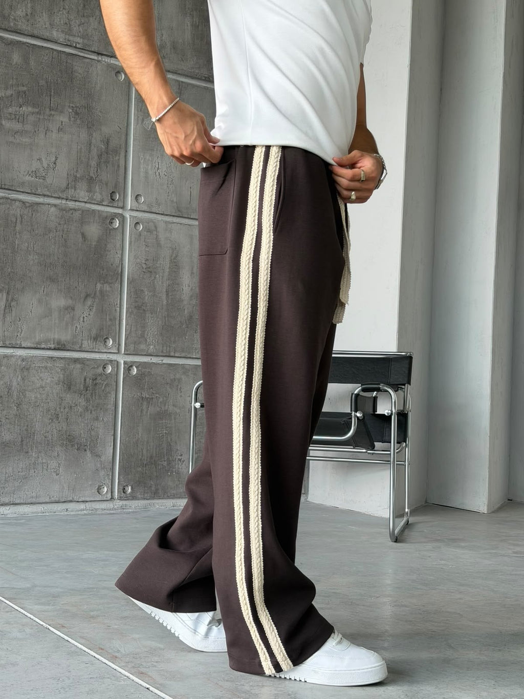 Woven Stripe Design Baggy Tracksuit Pants – Brown