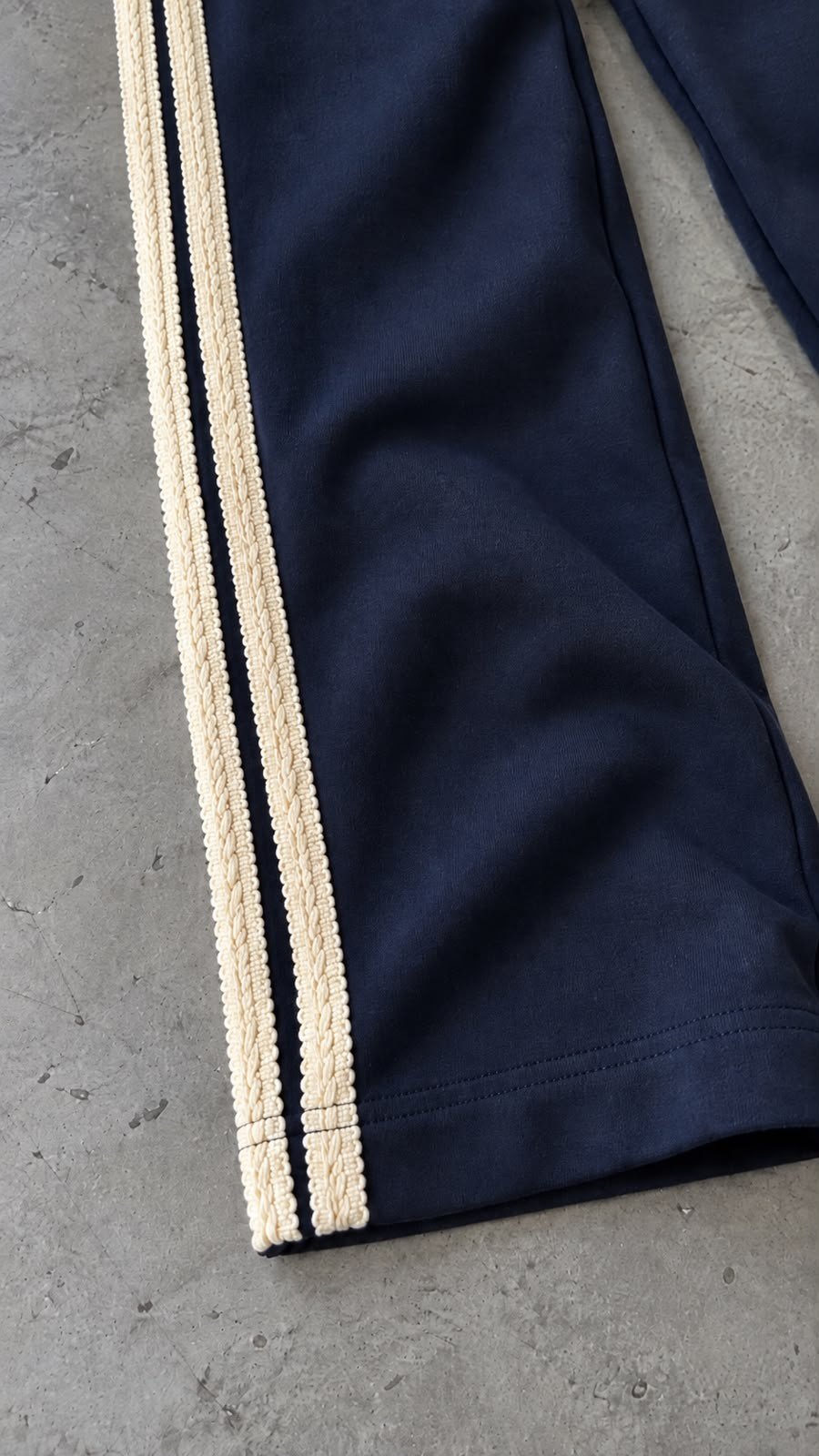 Woven Stripe Design Baggy Tracksuit Pants – Navy